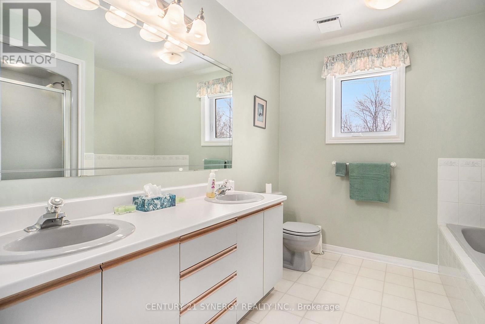 9 DAVIS DRIVE Image 18