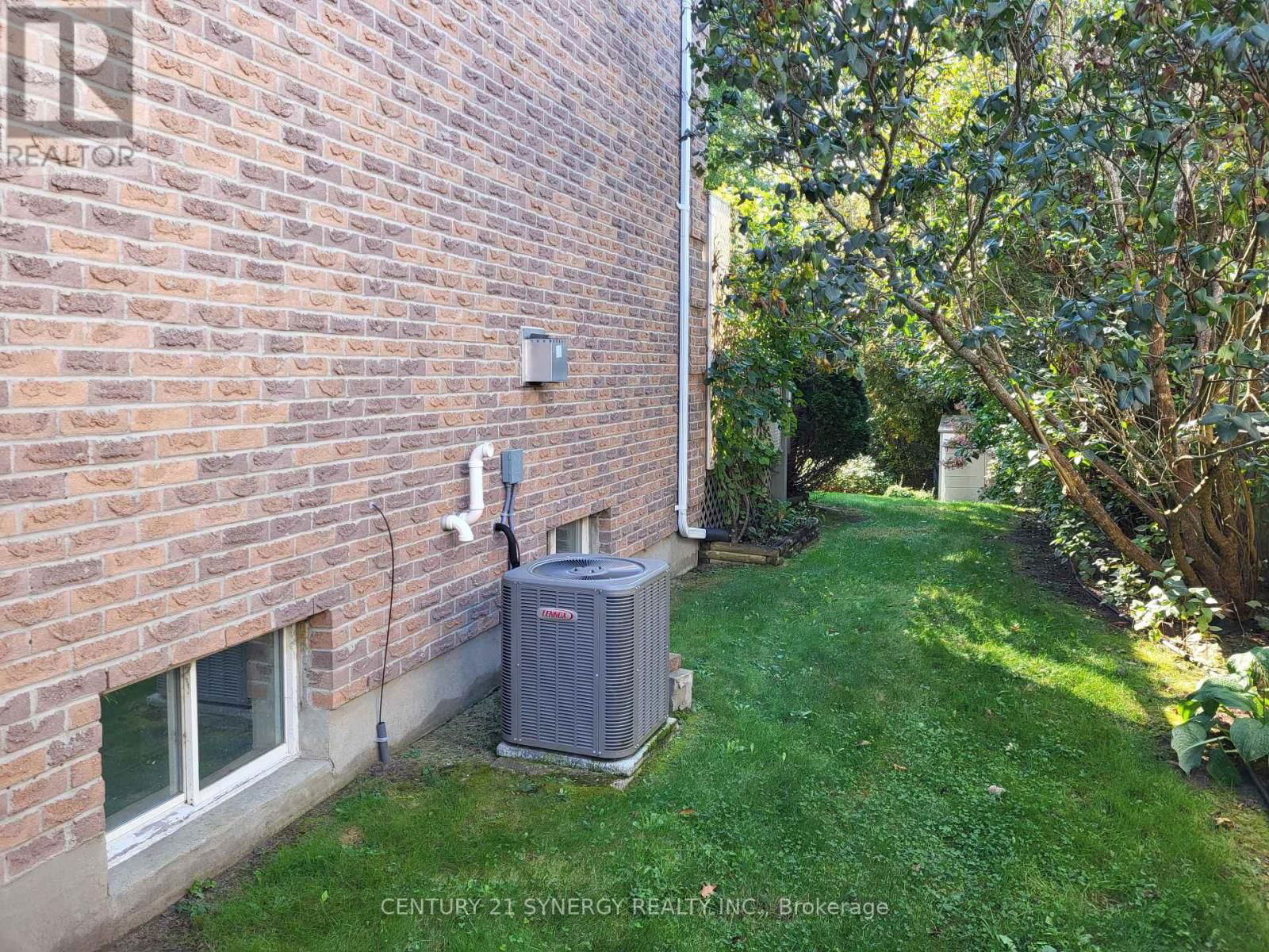 9 DAVIS DRIVE Image 30
