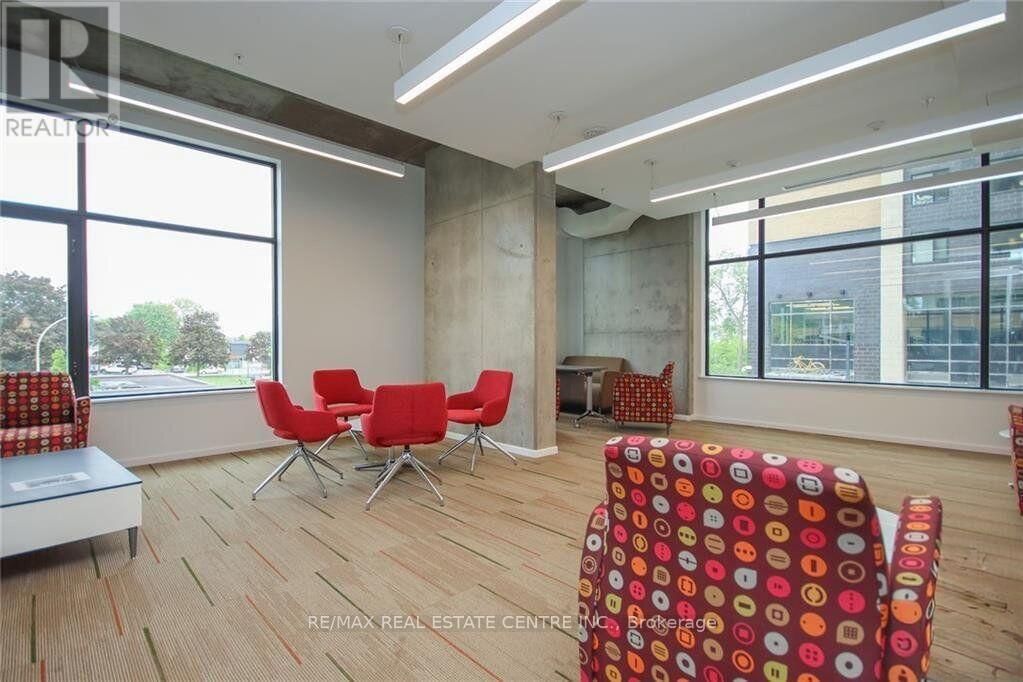 2006 - 105 CHAMPAGNE AVENUE Image 6