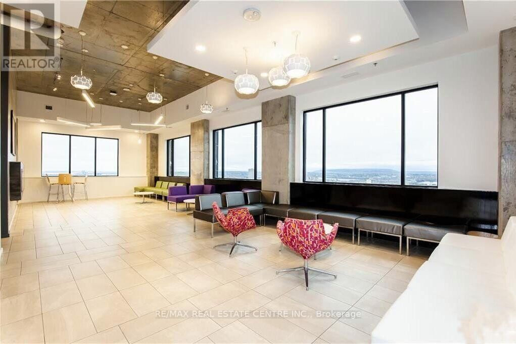2006 - 105 CHAMPAGNE AVENUE Image 7