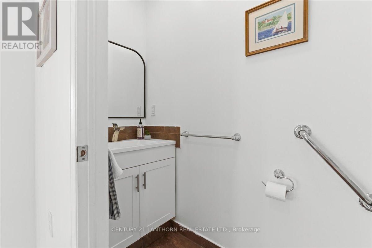 9 REYNOLDS PLACE Image 10