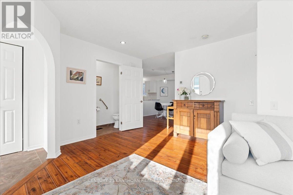 9 REYNOLDS PLACE Image 11