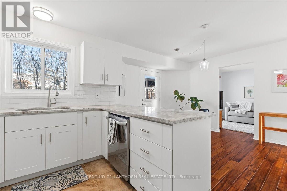 9 REYNOLDS PLACE Image 20