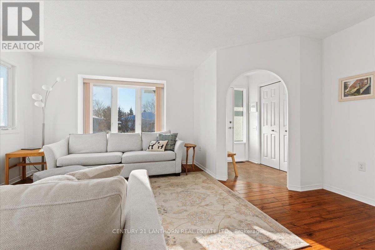 9 REYNOLDS PLACE Image 3