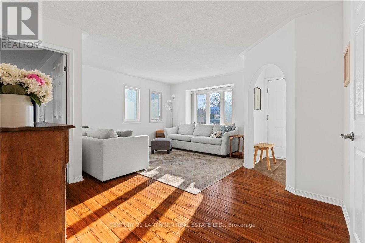 9 REYNOLDS PLACE Image 4