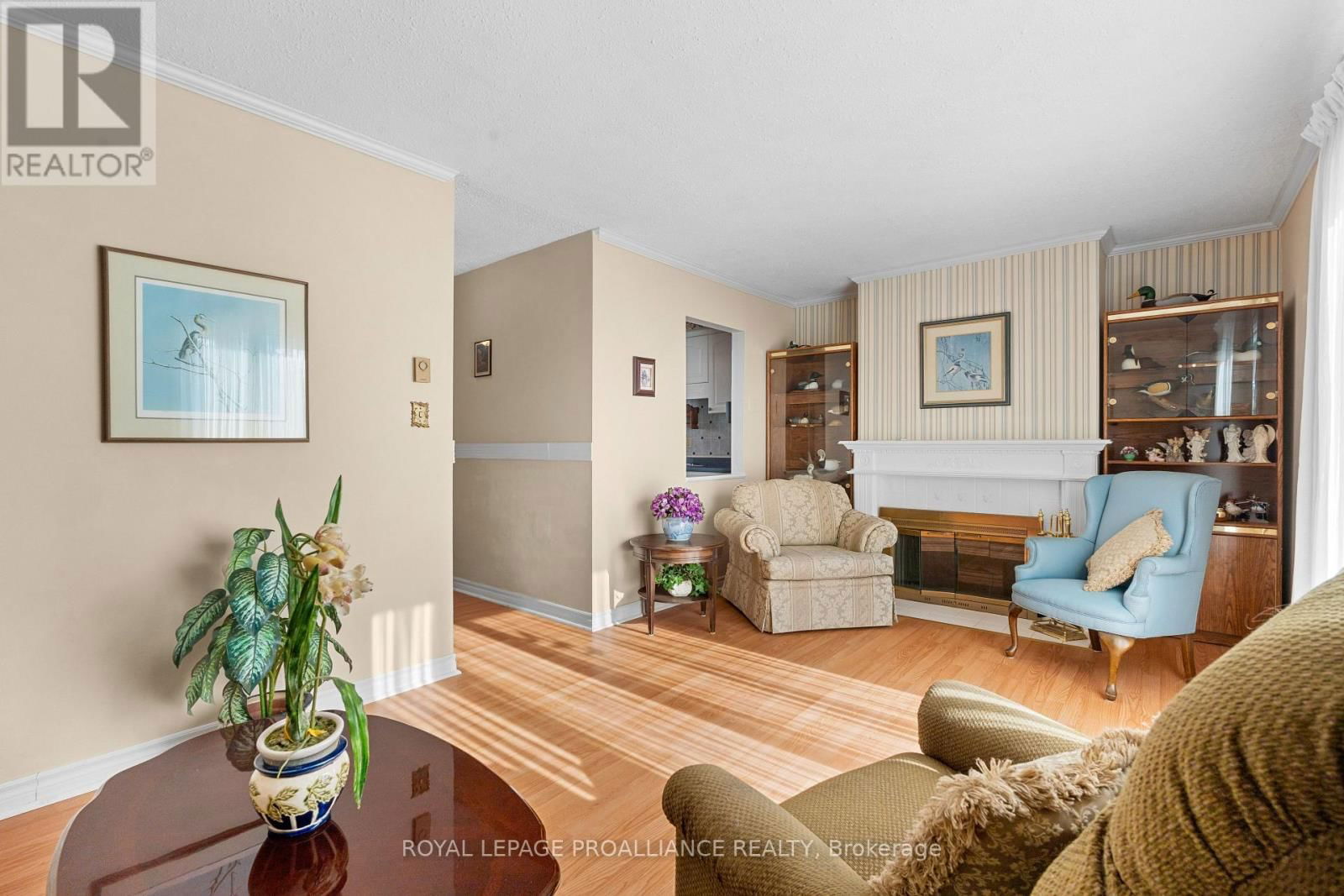 K - 209 NORTH PARK STREET Image 12