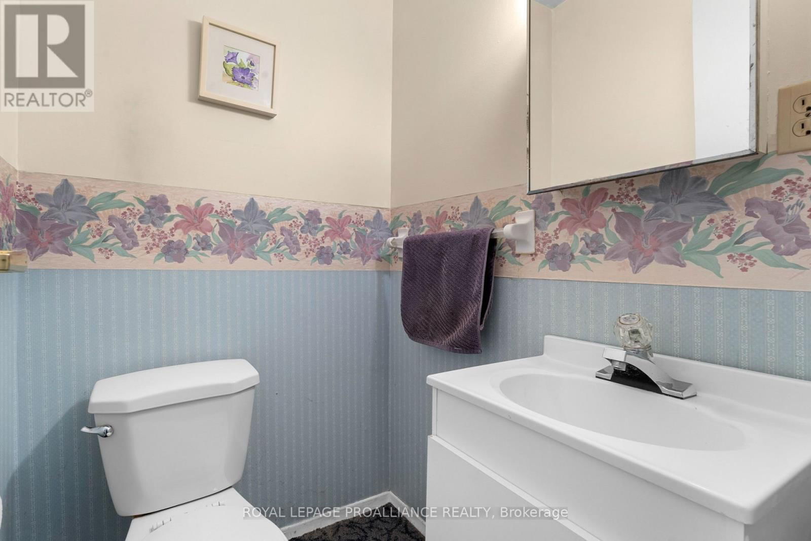 K - 209 NORTH PARK STREET Image 15