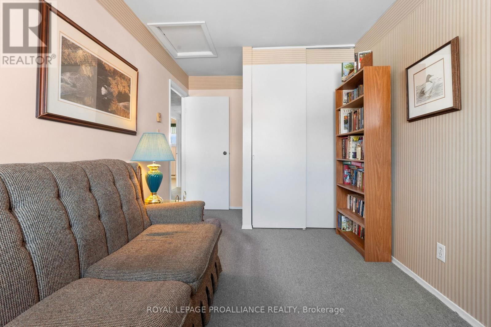 K - 209 NORTH PARK STREET Image 18