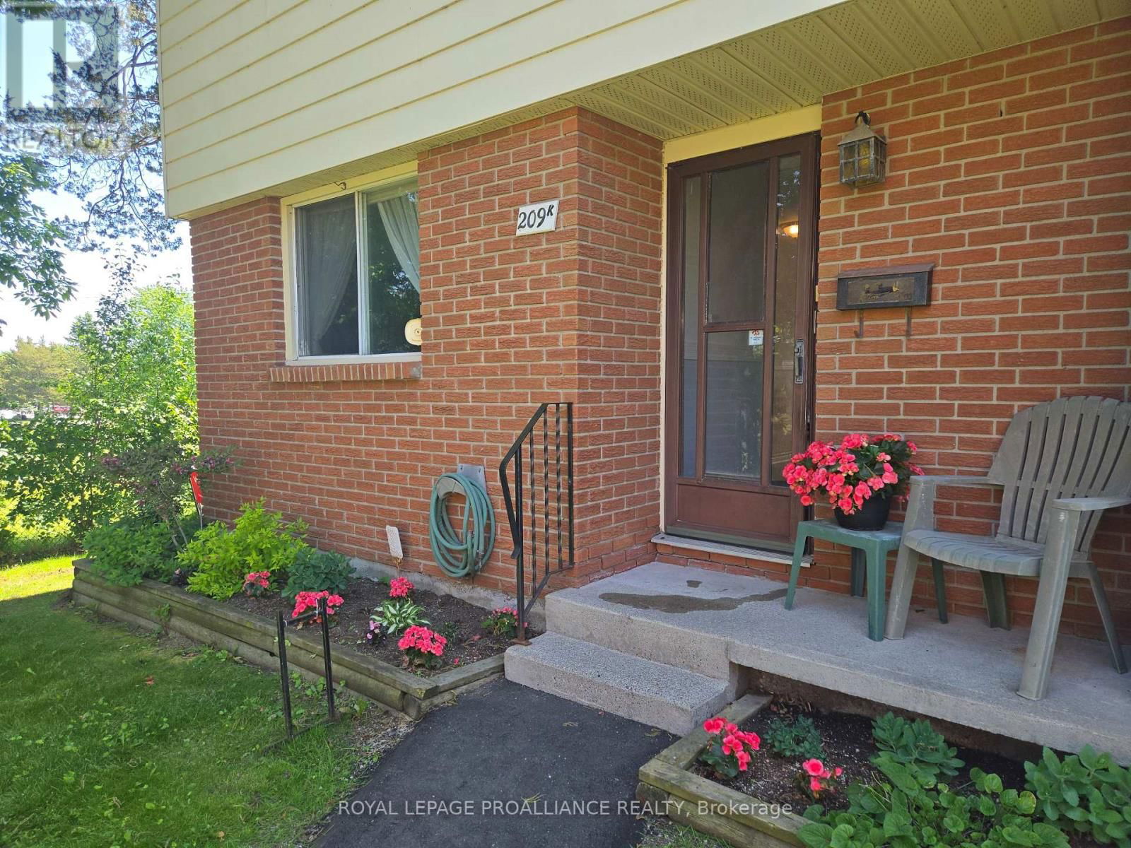 K - 209 NORTH PARK STREET Image 2