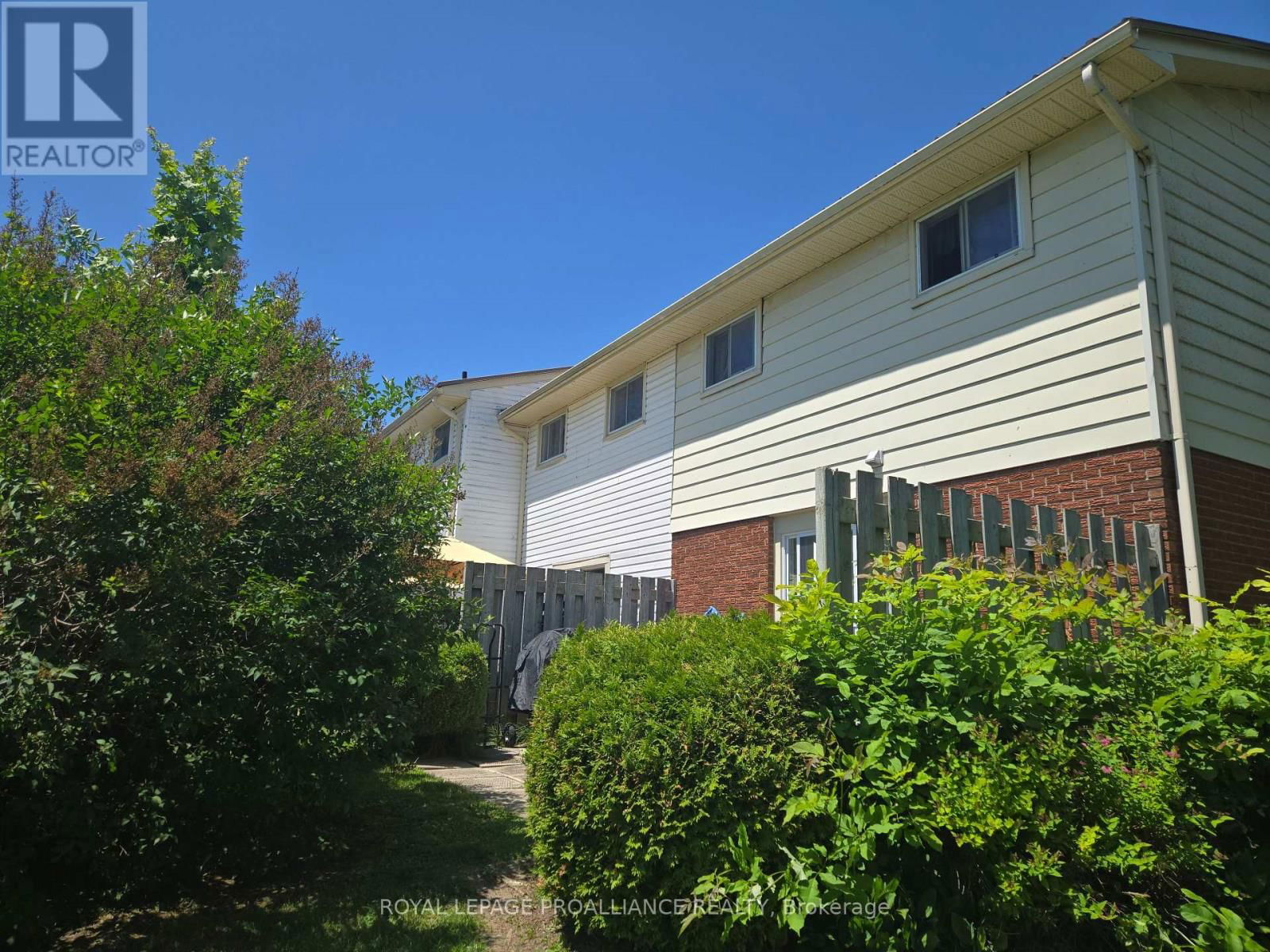 K - 209 NORTH PARK STREET Image 29