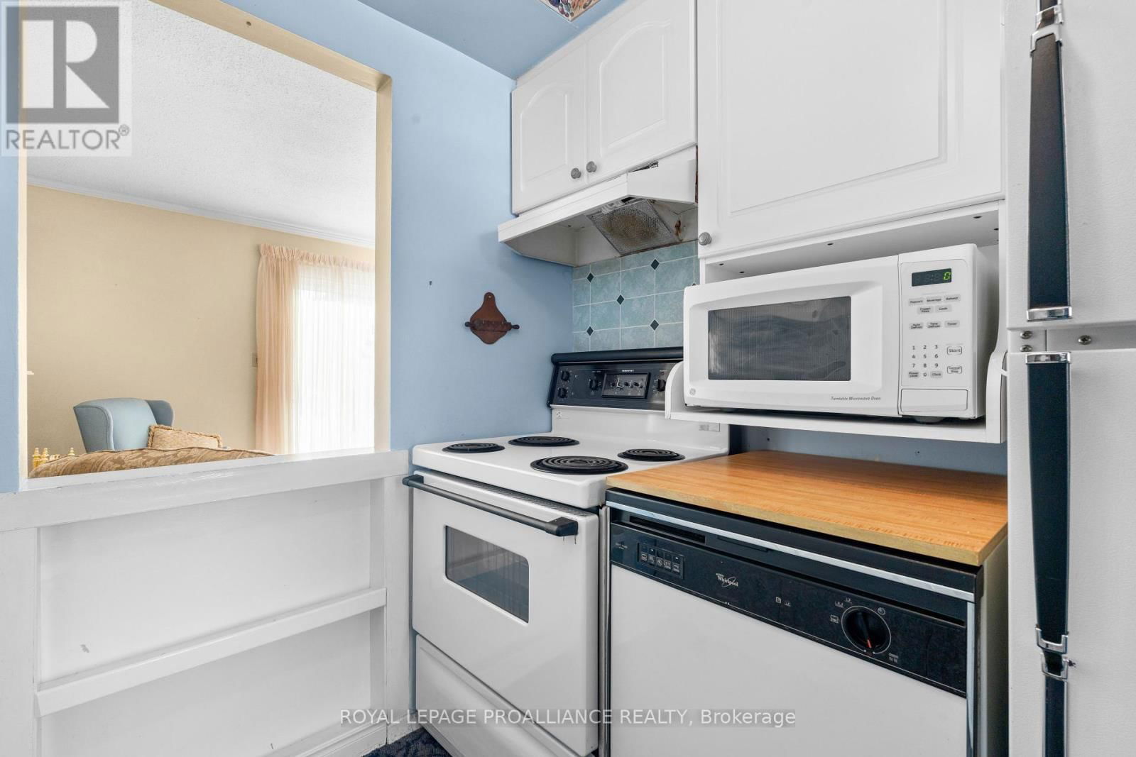 K - 209 NORTH PARK STREET Image 9