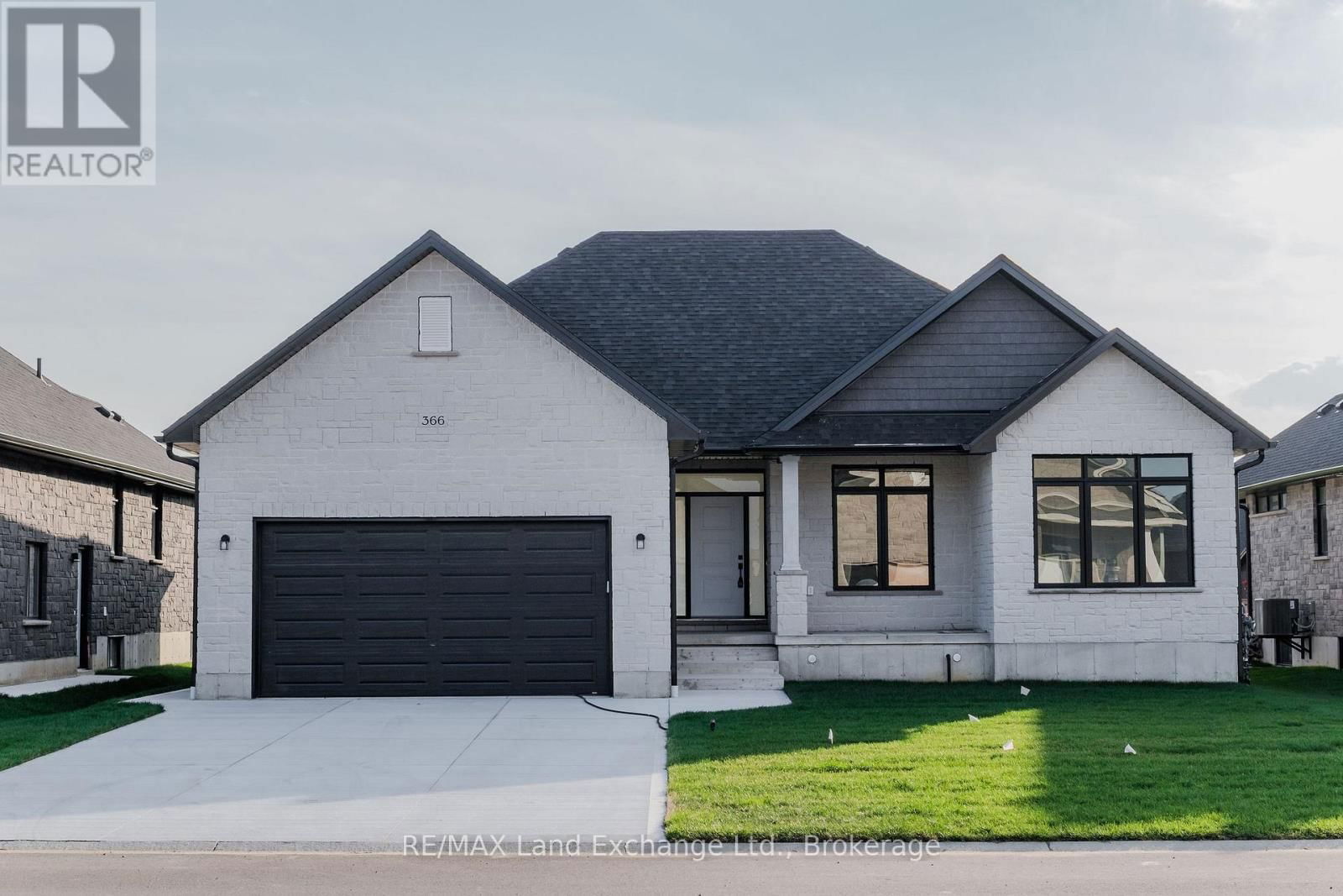 366 MCLEAN CRESCENT Image 1
