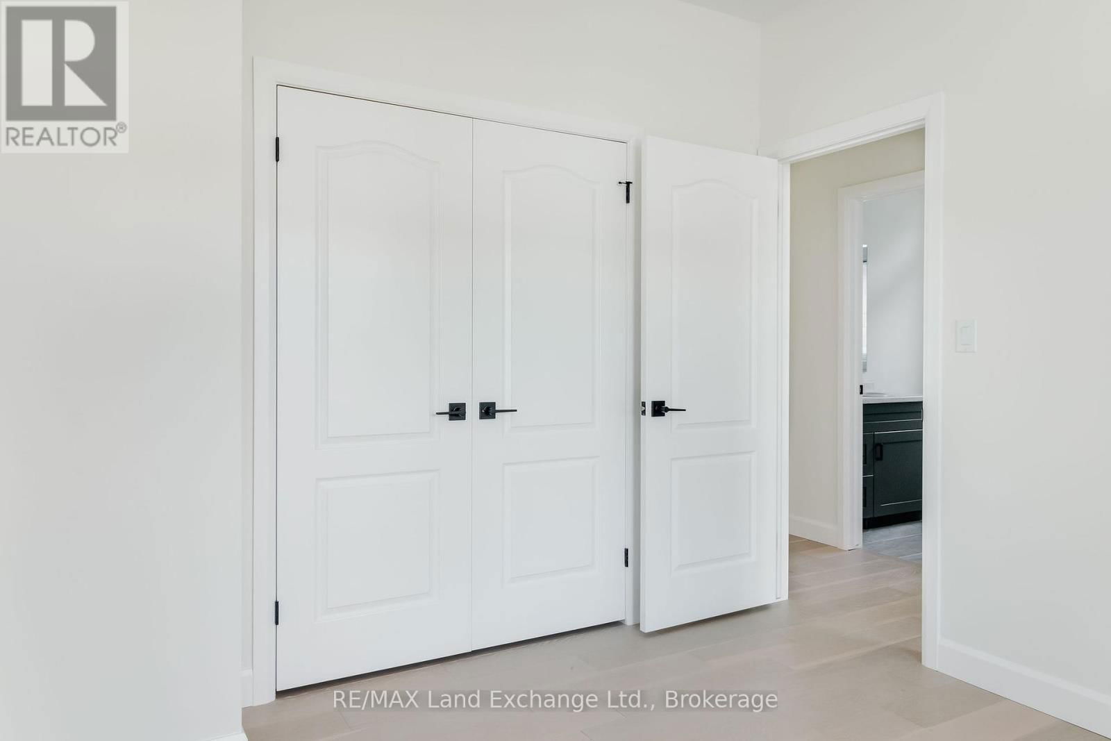 366 MCLEAN CRESCENT Image 11