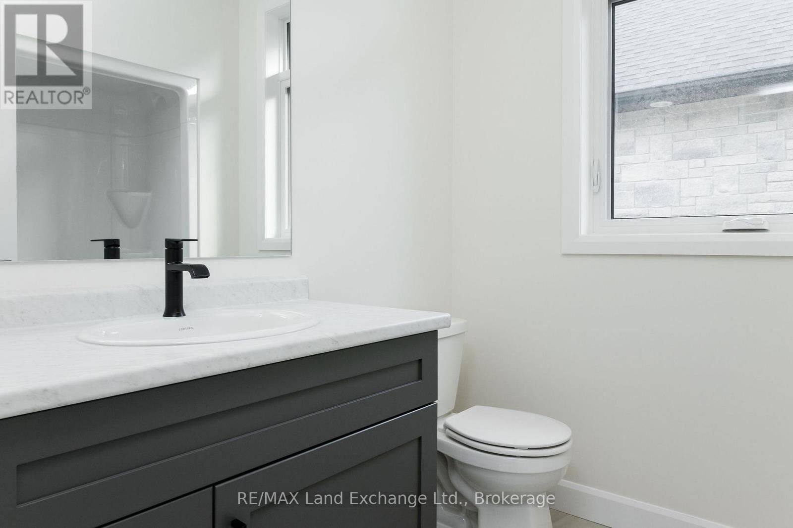 366 MCLEAN CRESCENT Image 14