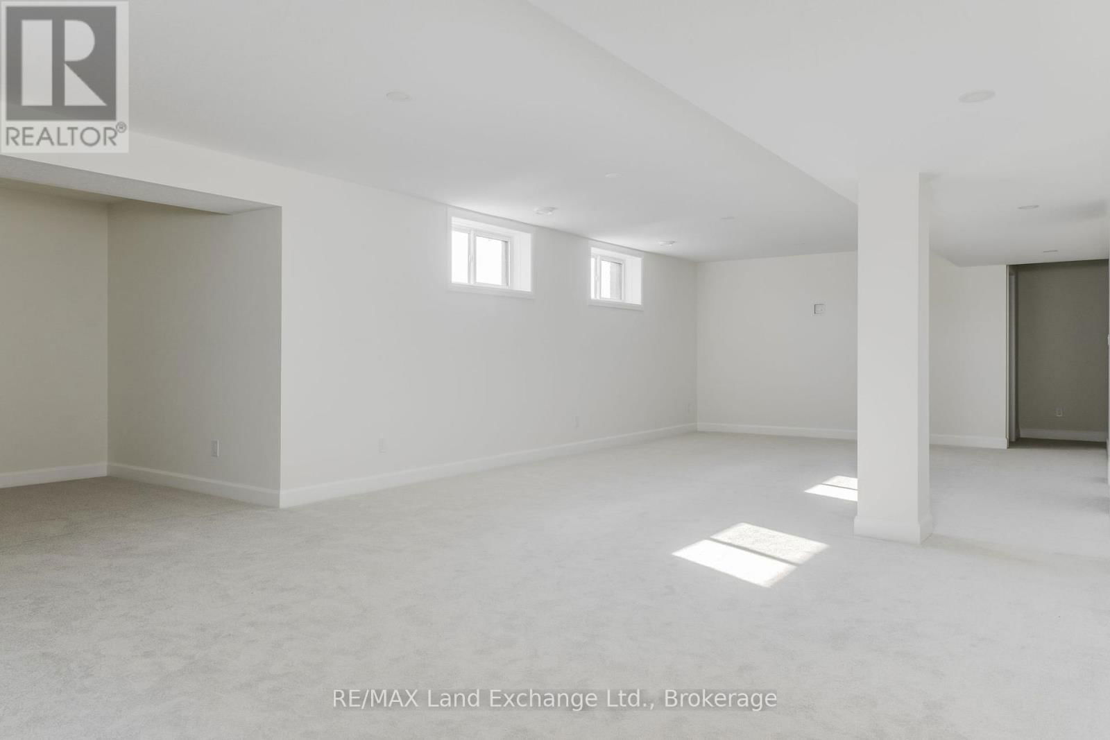 366 MCLEAN CRESCENT Image 18