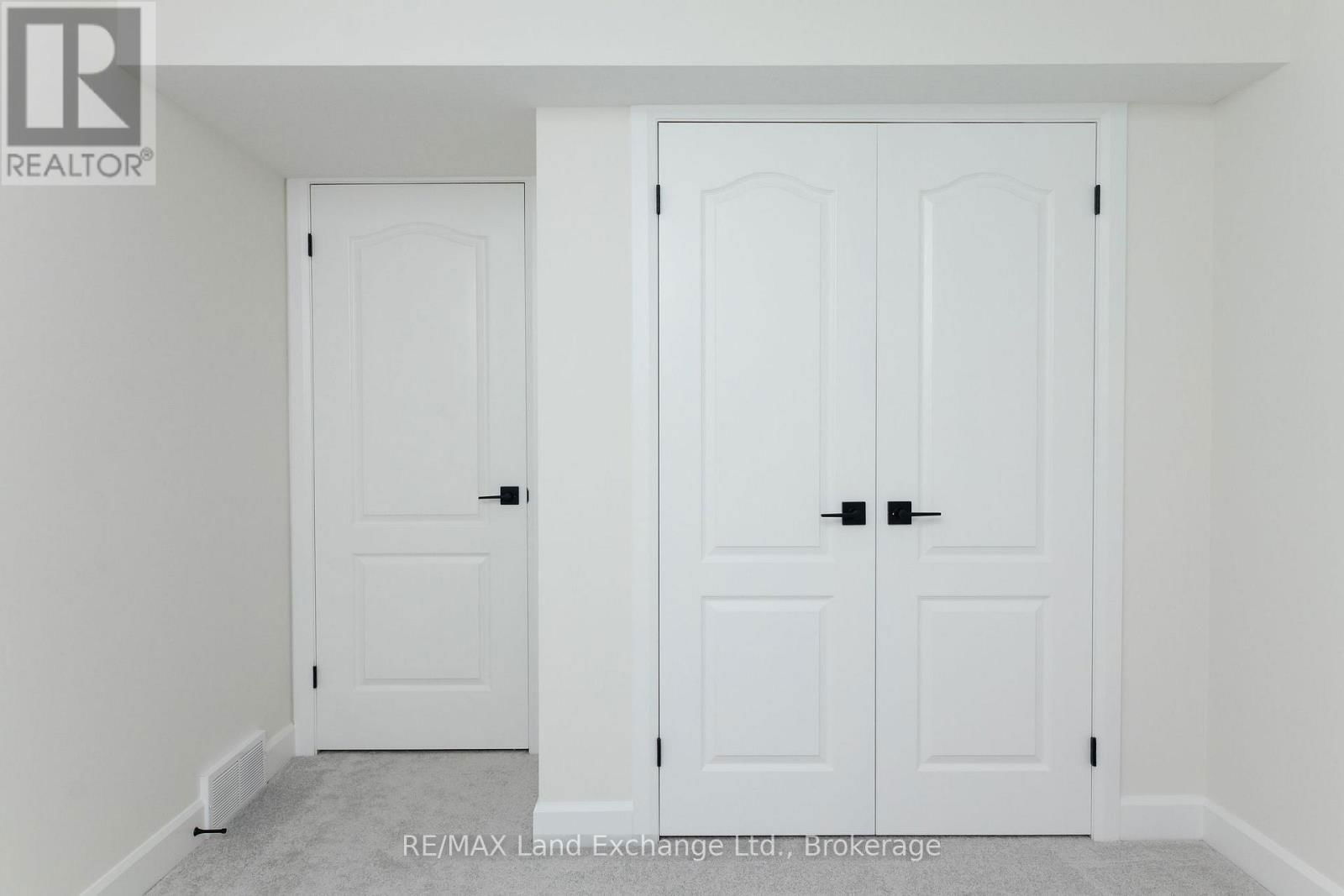 366 MCLEAN CRESCENT Image 21