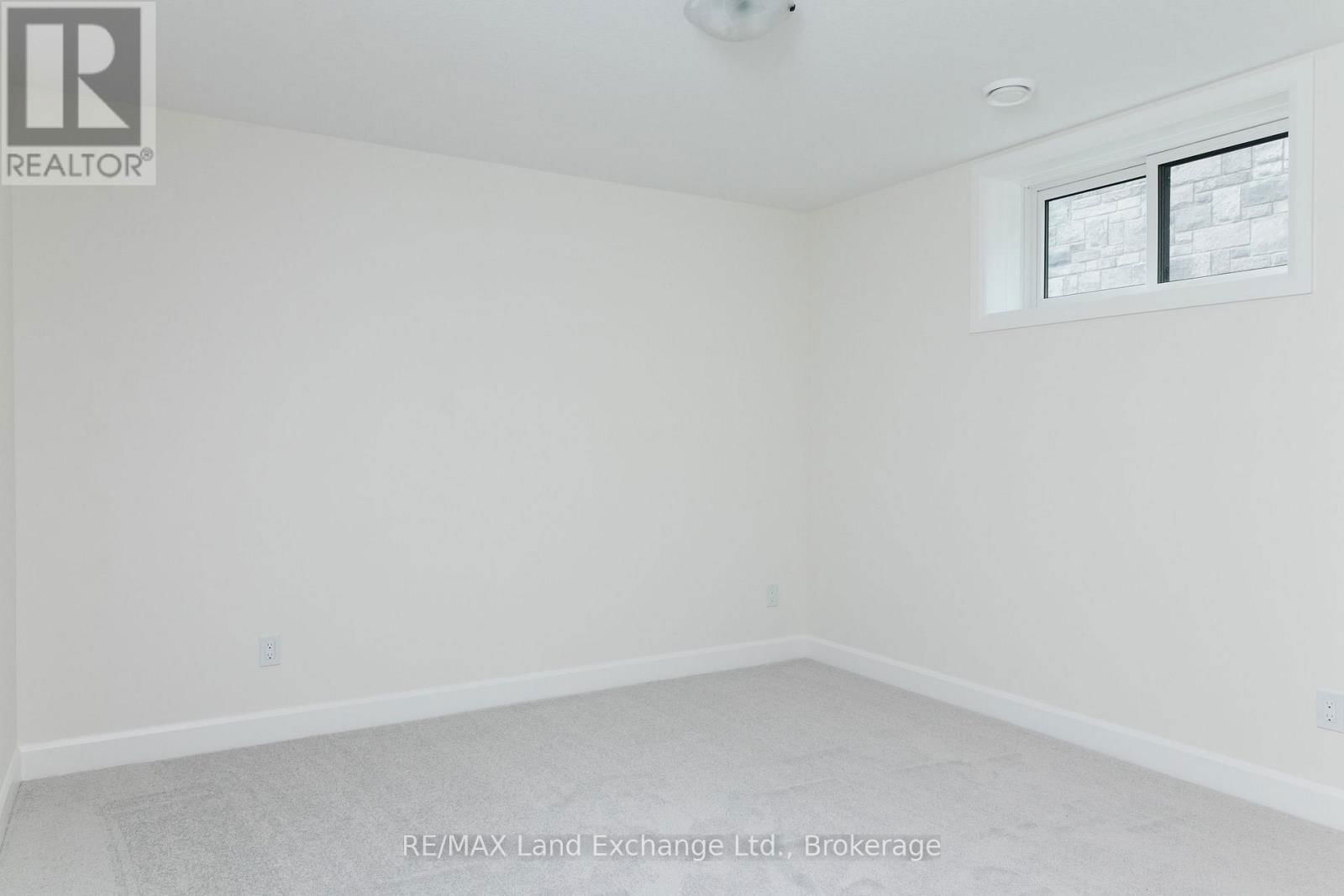 366 MCLEAN CRESCENT Image 23