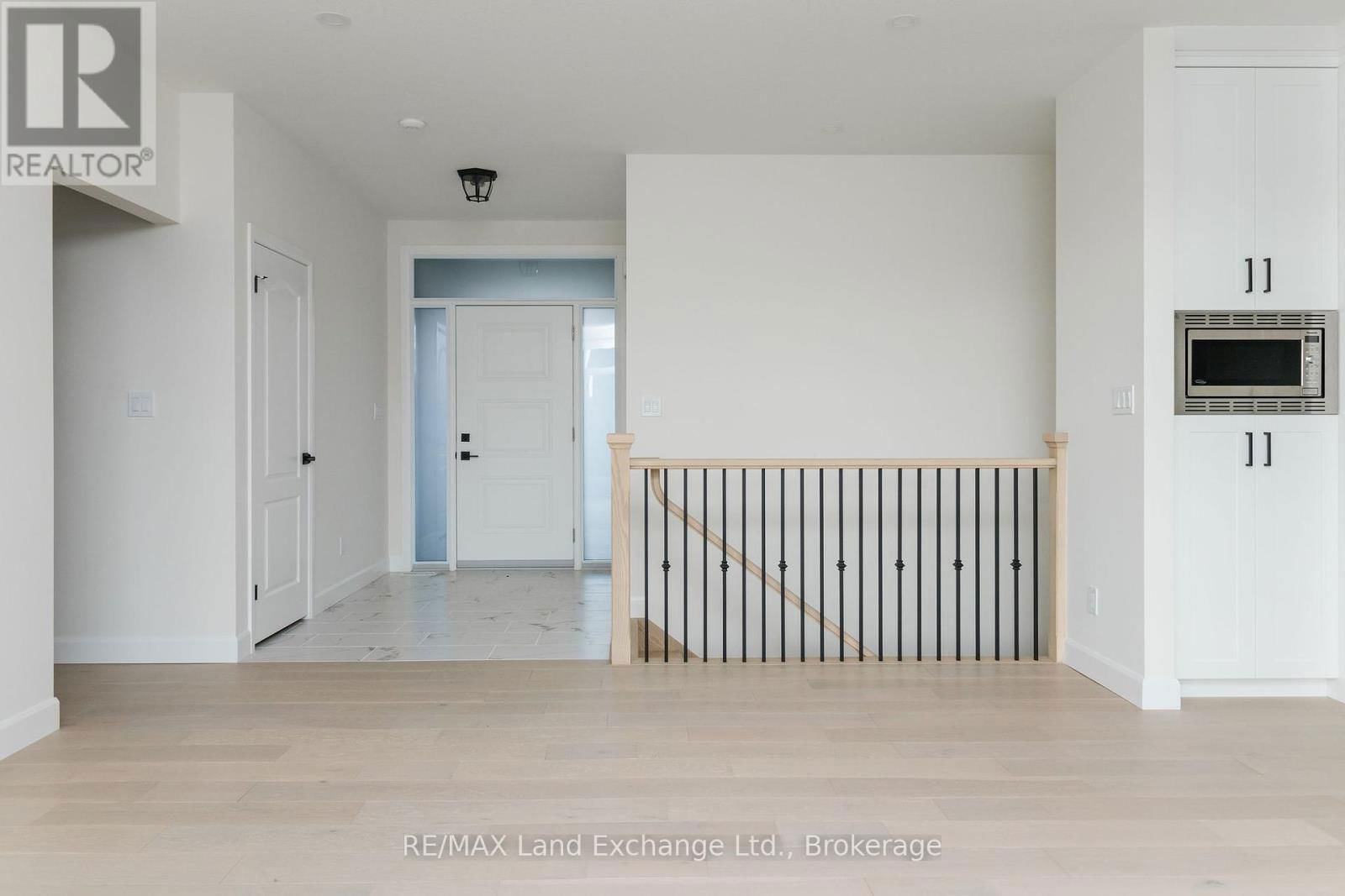 366 MCLEAN CRESCENT Image 3