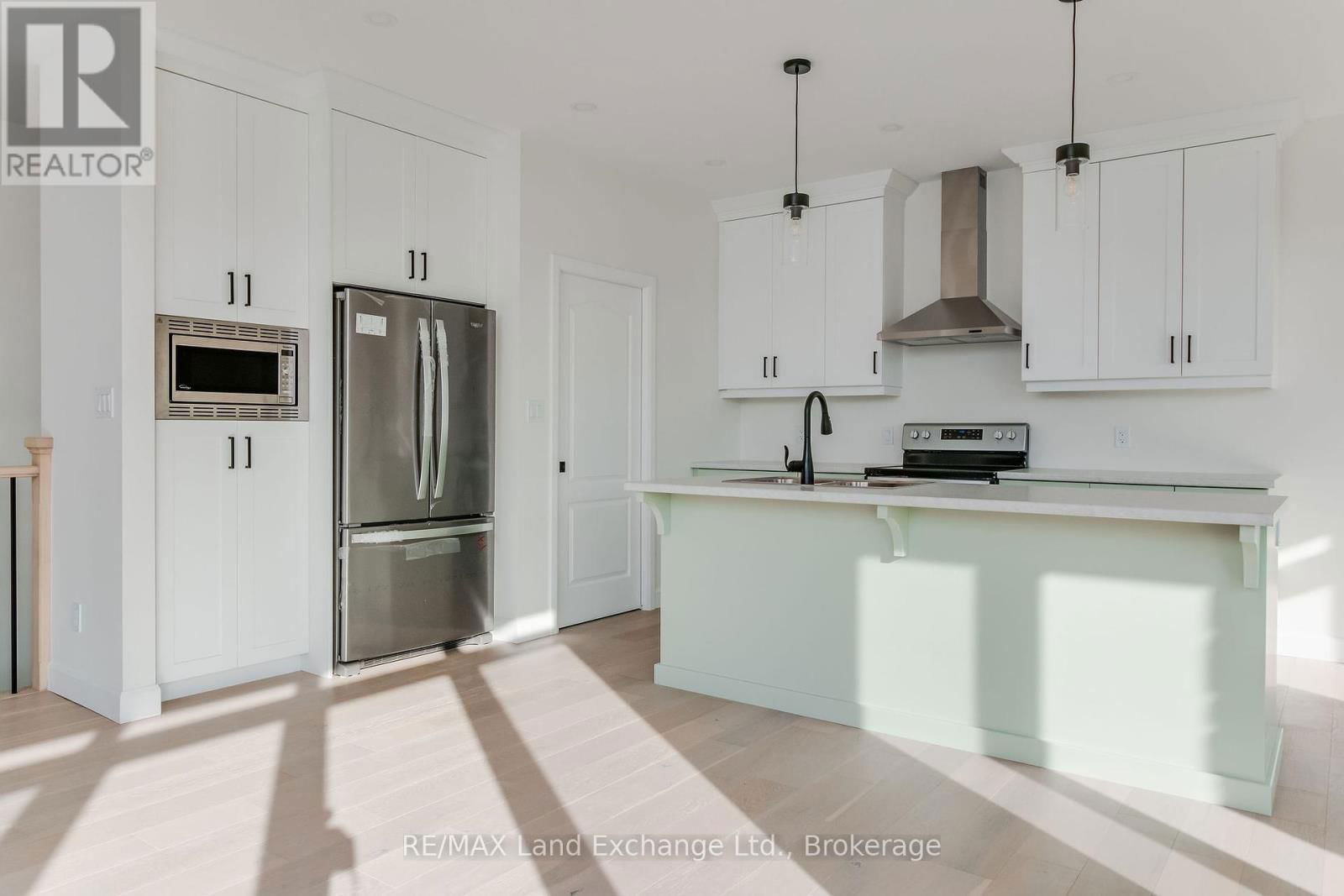 366 MCLEAN CRESCENT Image 7