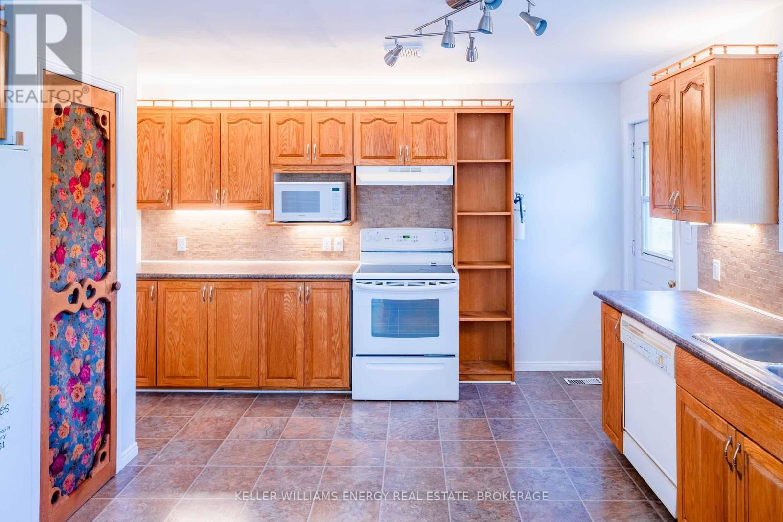 12699 LOYALIST PARKWAY Image 17