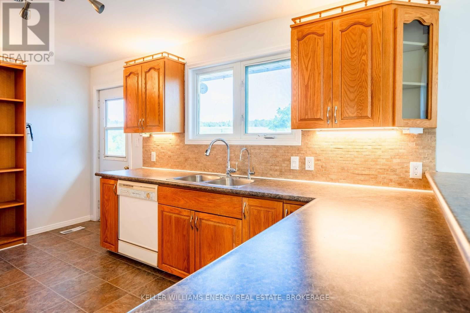 12699 LOYALIST PARKWAY Image 18