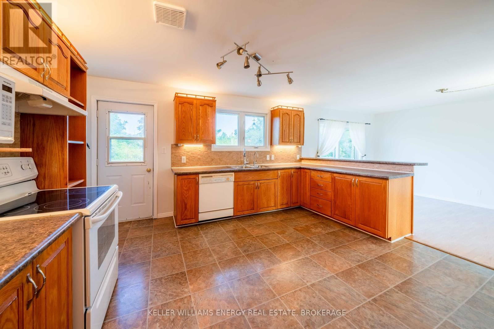 12699 LOYALIST PARKWAY Image 20