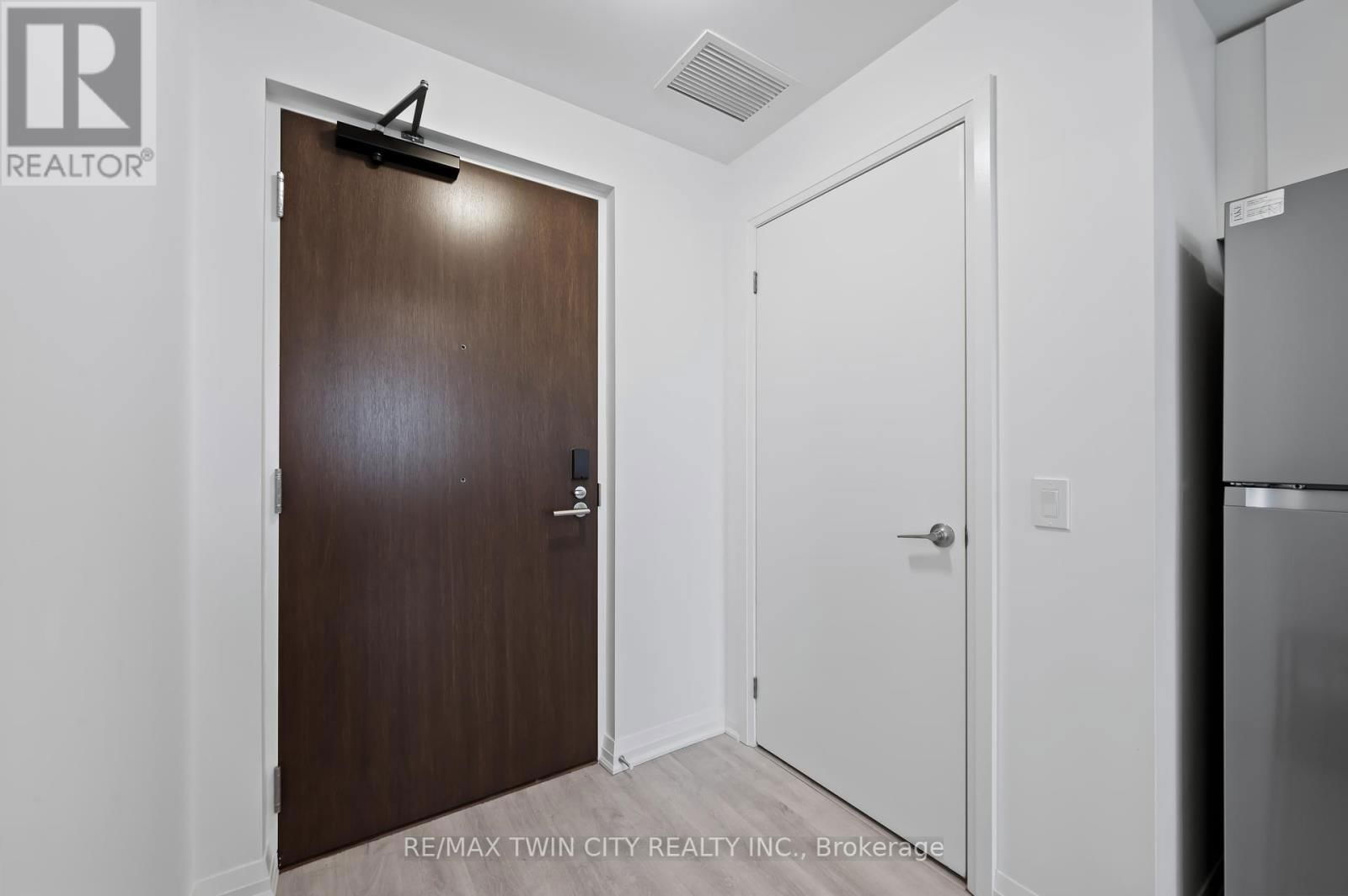 213 - 101 GOLDEN EAGLE ROAD Image 10