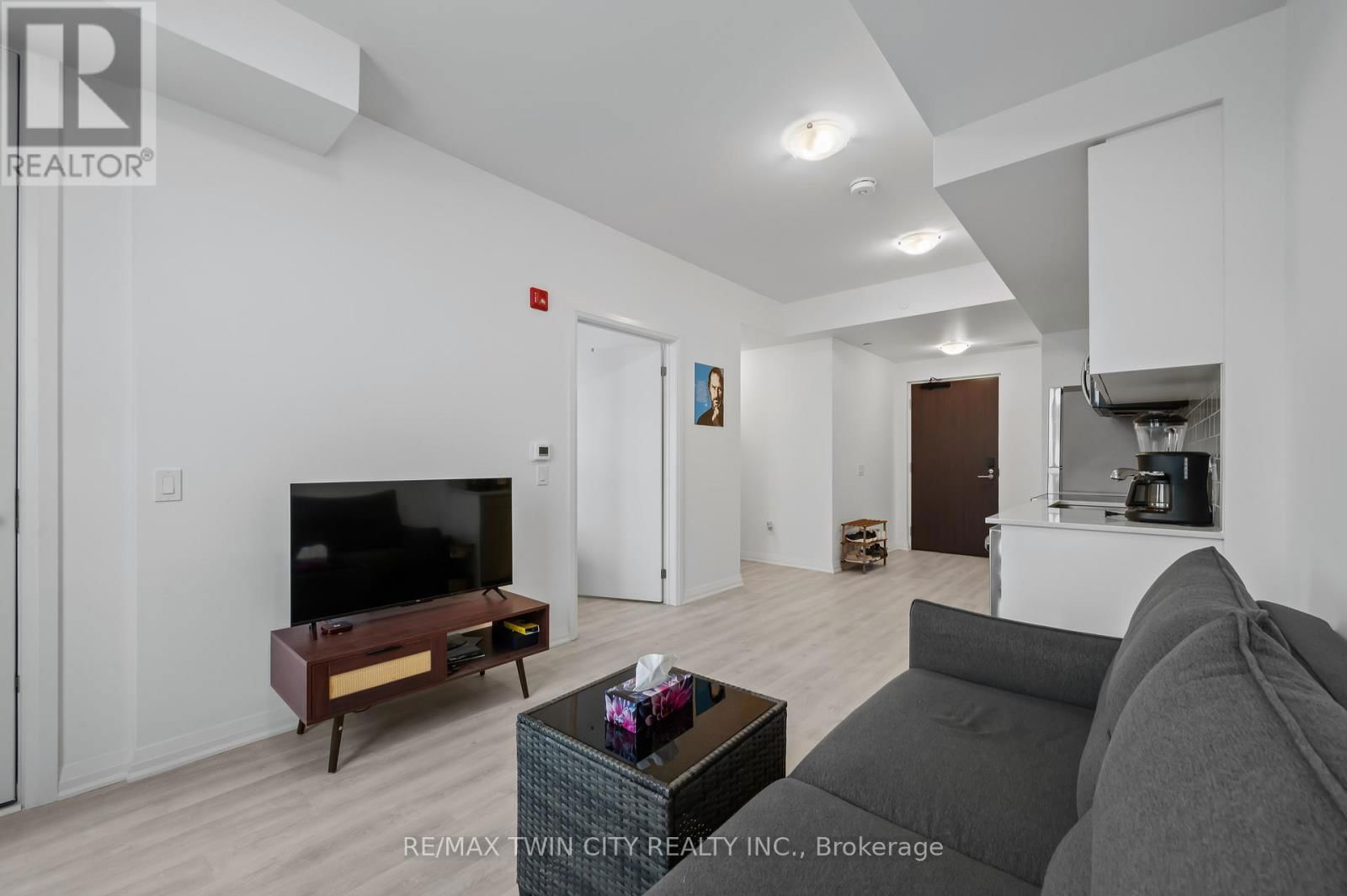 213 - 101 GOLDEN EAGLE ROAD Image 22