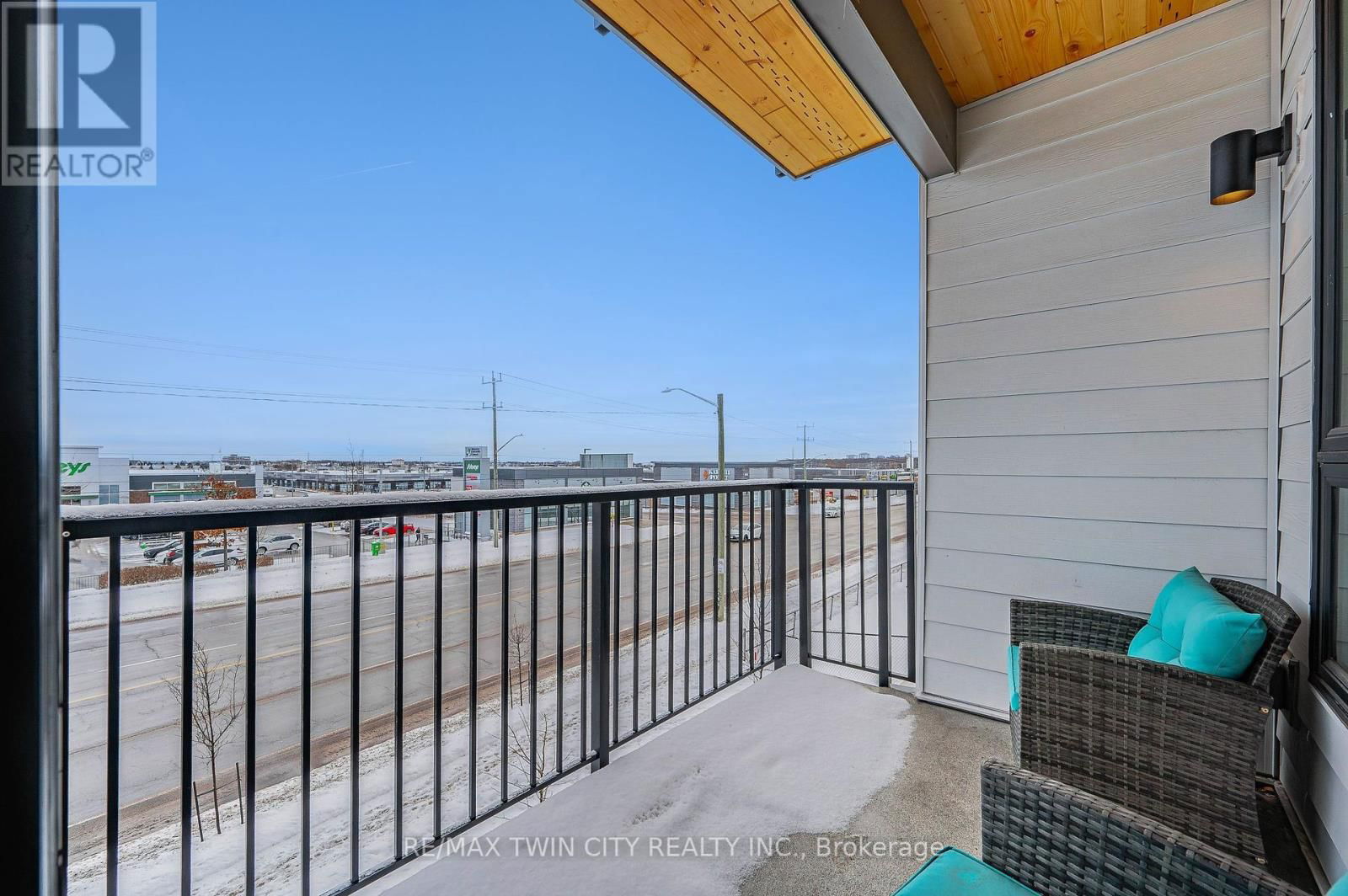 213 - 101 GOLDEN EAGLE ROAD Image 32