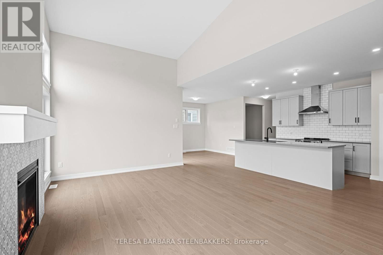 747 KENNY GORDON AVENUE WEST Image 17