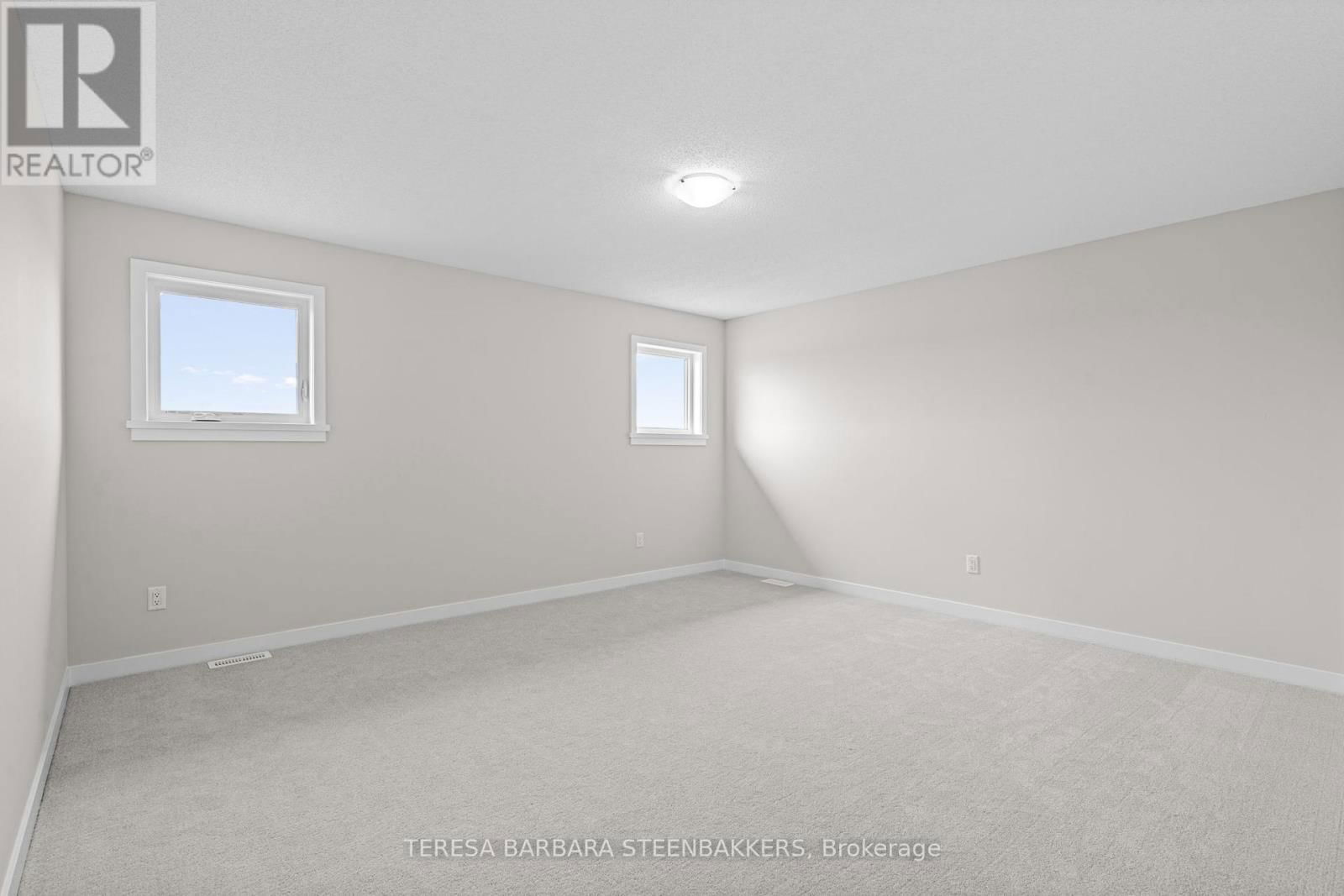 747 KENNY GORDON AVENUE WEST Image 22