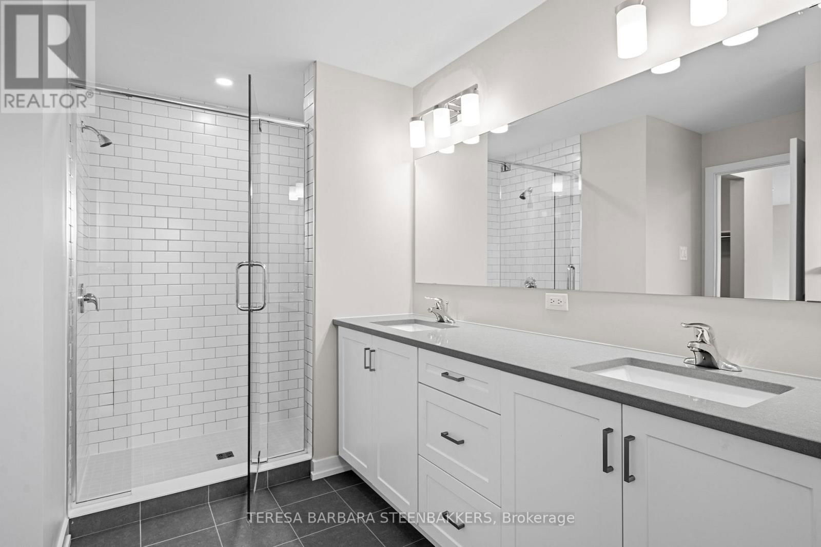 747 KENNY GORDON AVENUE WEST Image 33