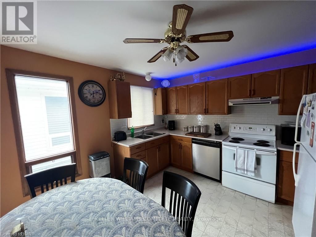 17 A WATKINS STREET Image 7