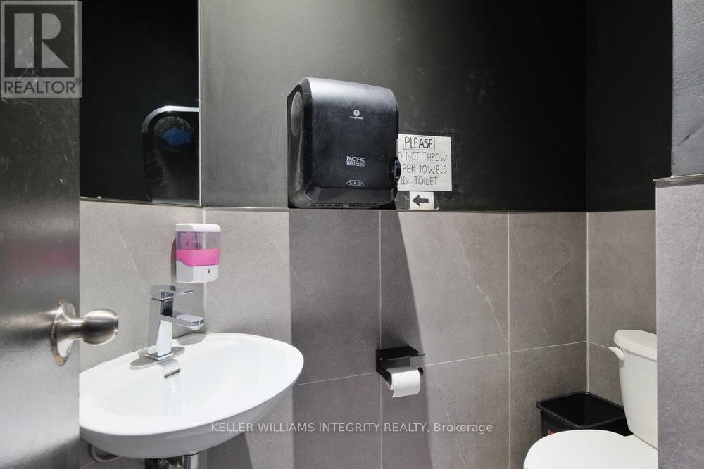 180 RIDEAU STREET Image 24