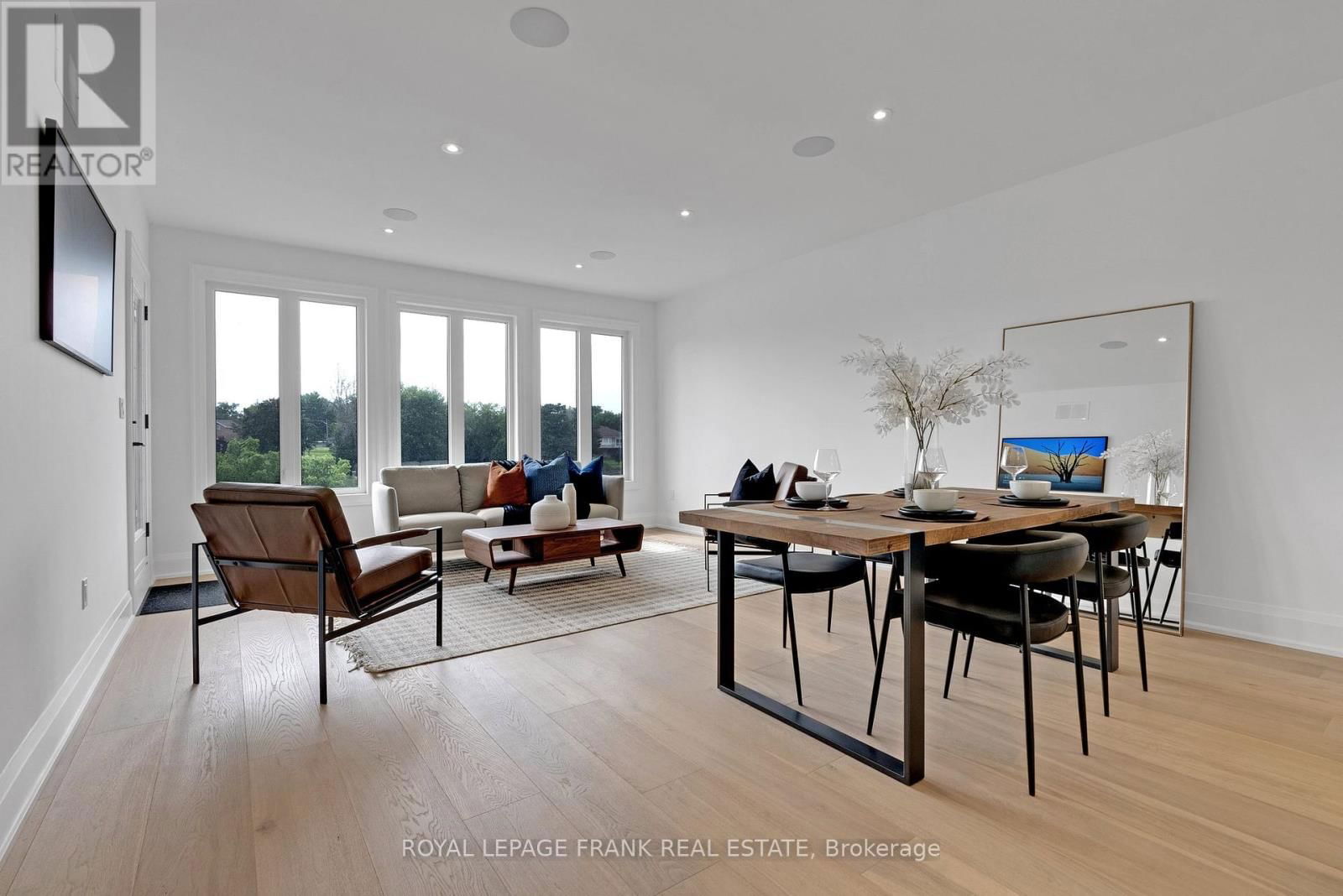 32 POND STREET Image 12