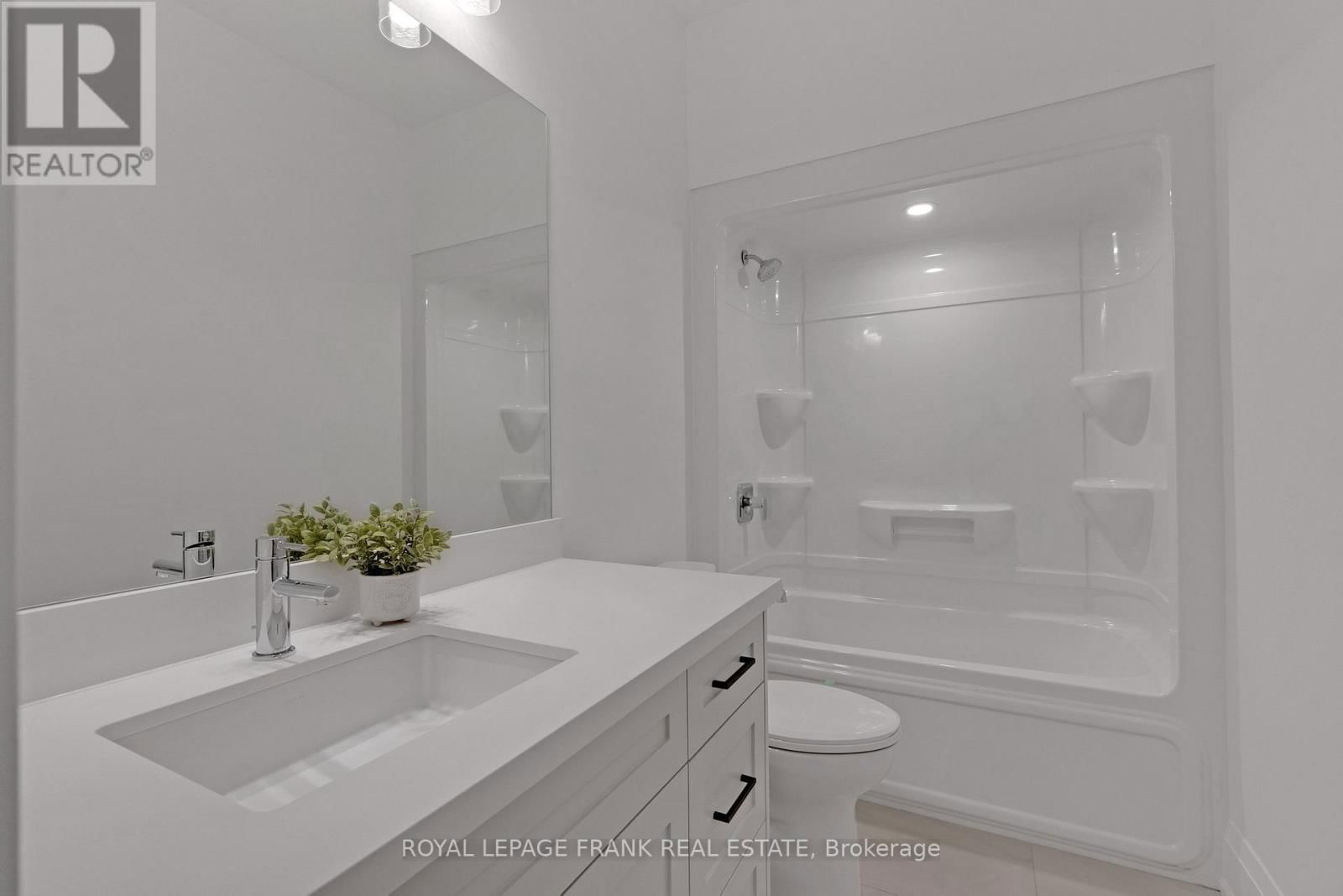 32 POND STREET Image 19