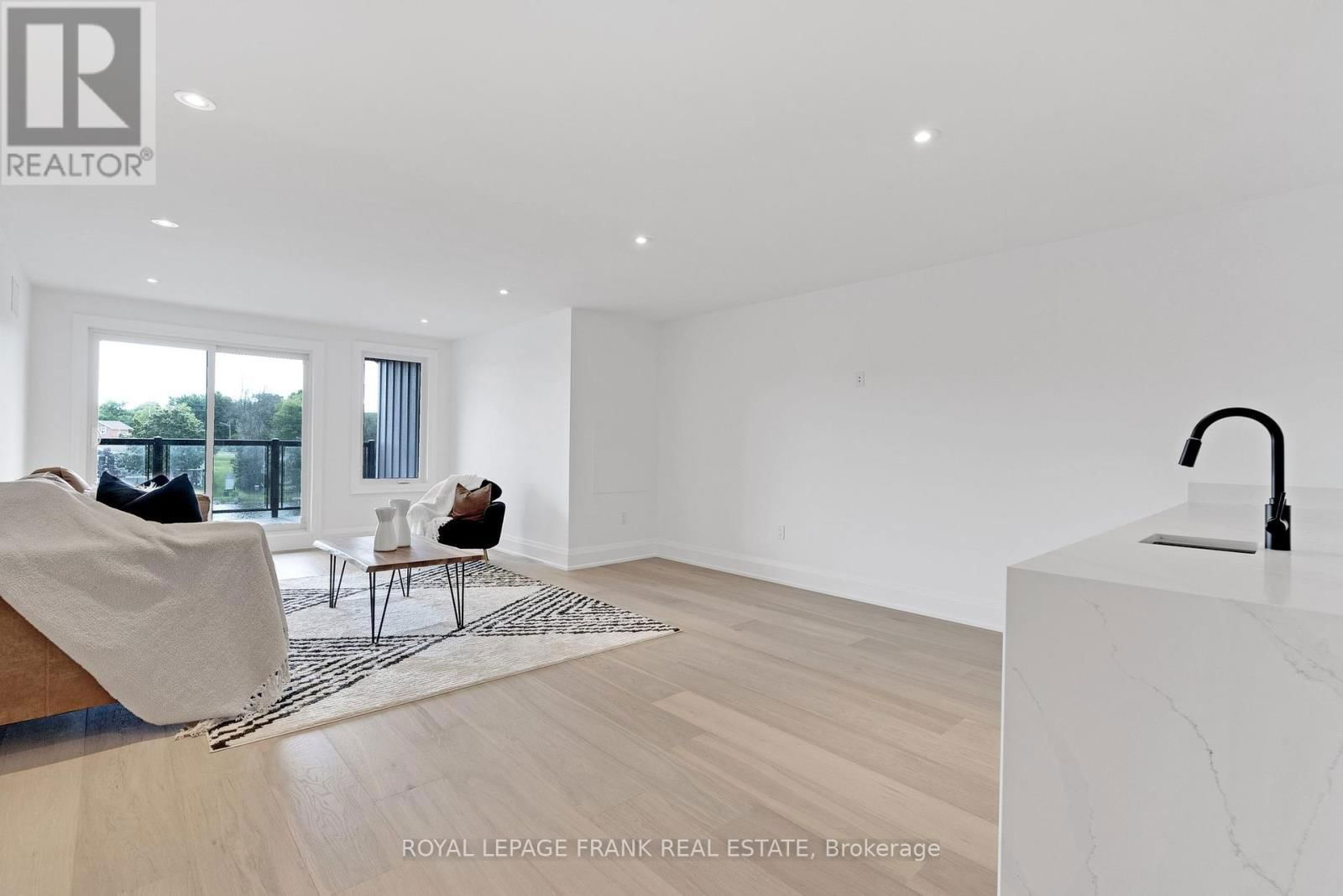 32 POND STREET Image 24