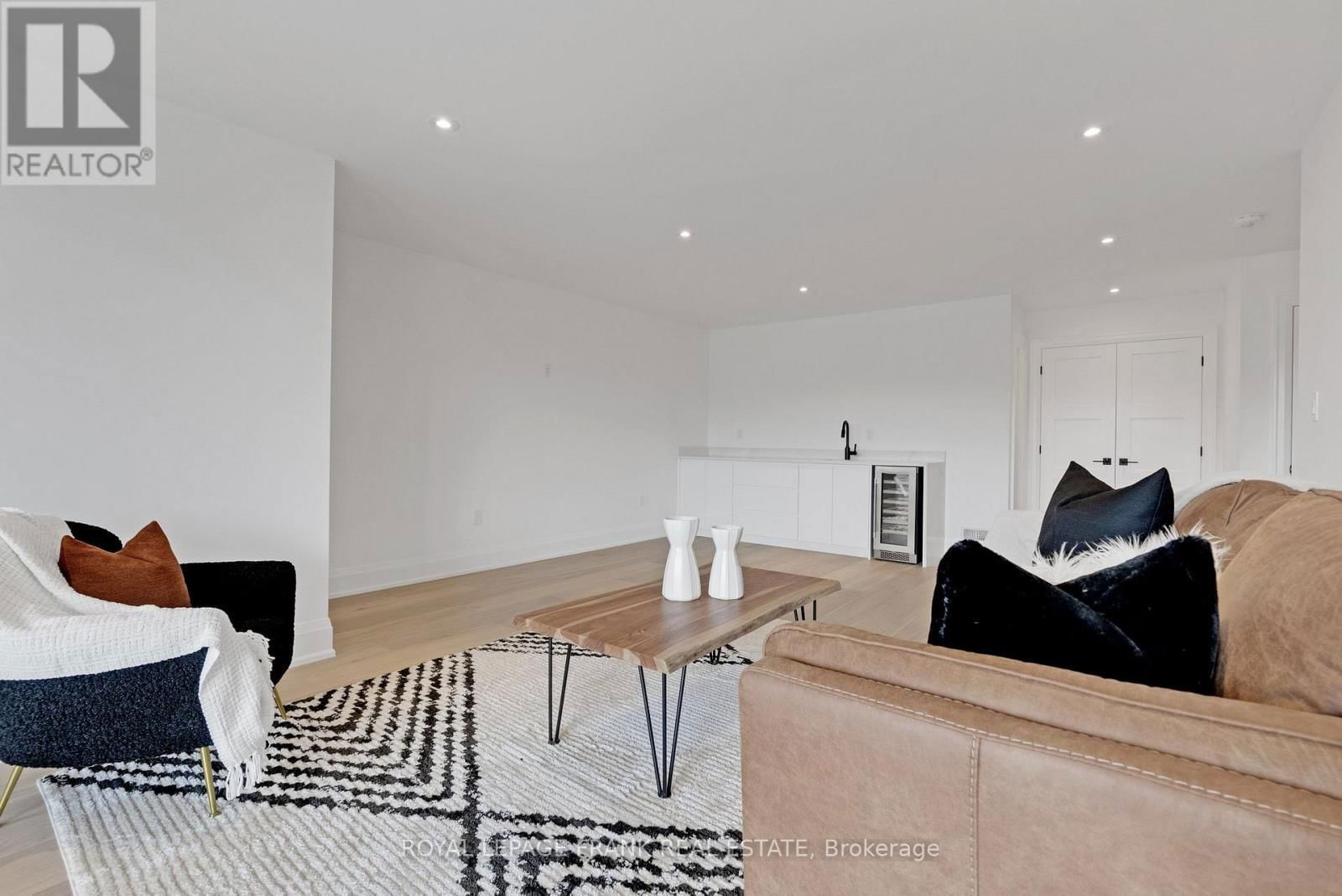 32 POND STREET Image 25