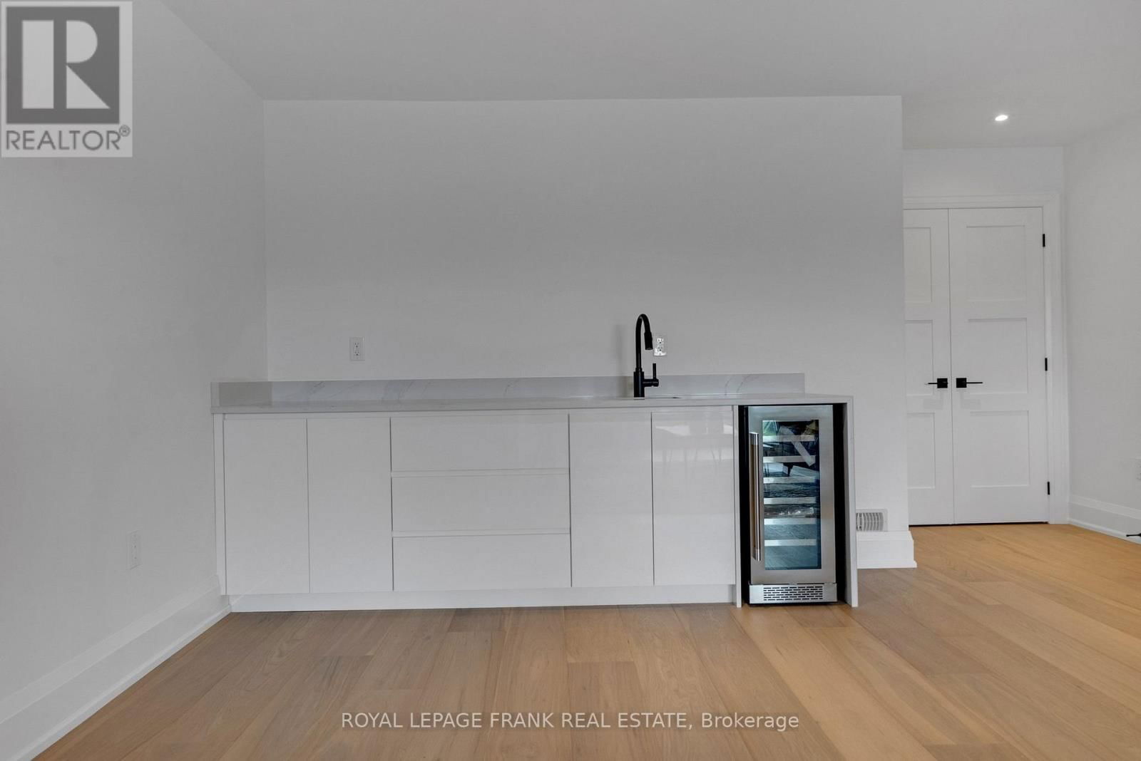 32 POND STREET Image 26