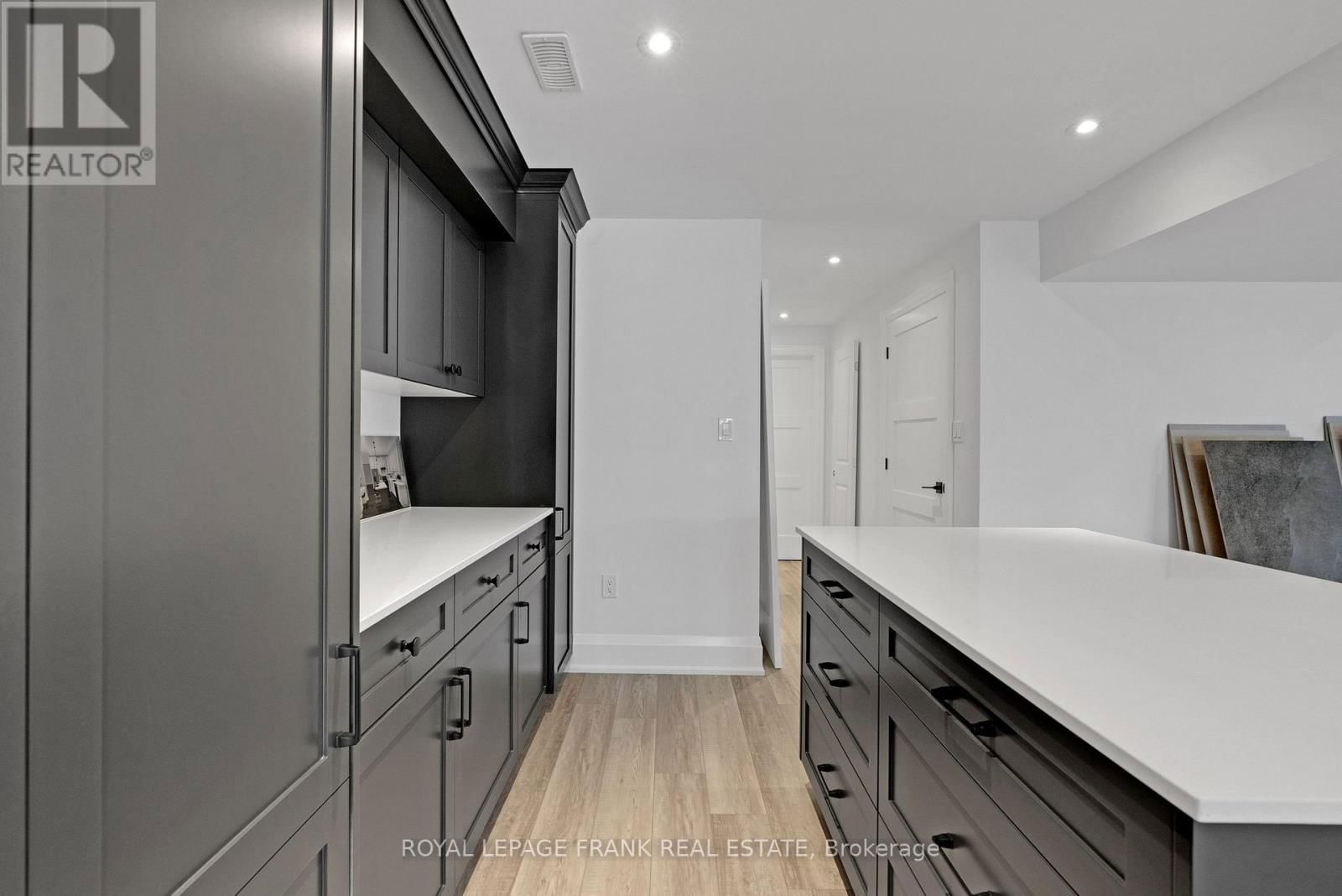 32 POND STREET Image 34