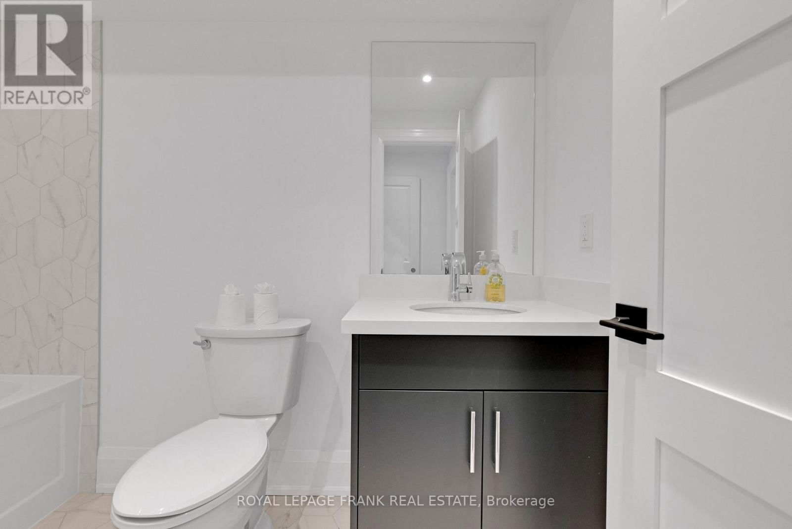 32 POND STREET Image 37