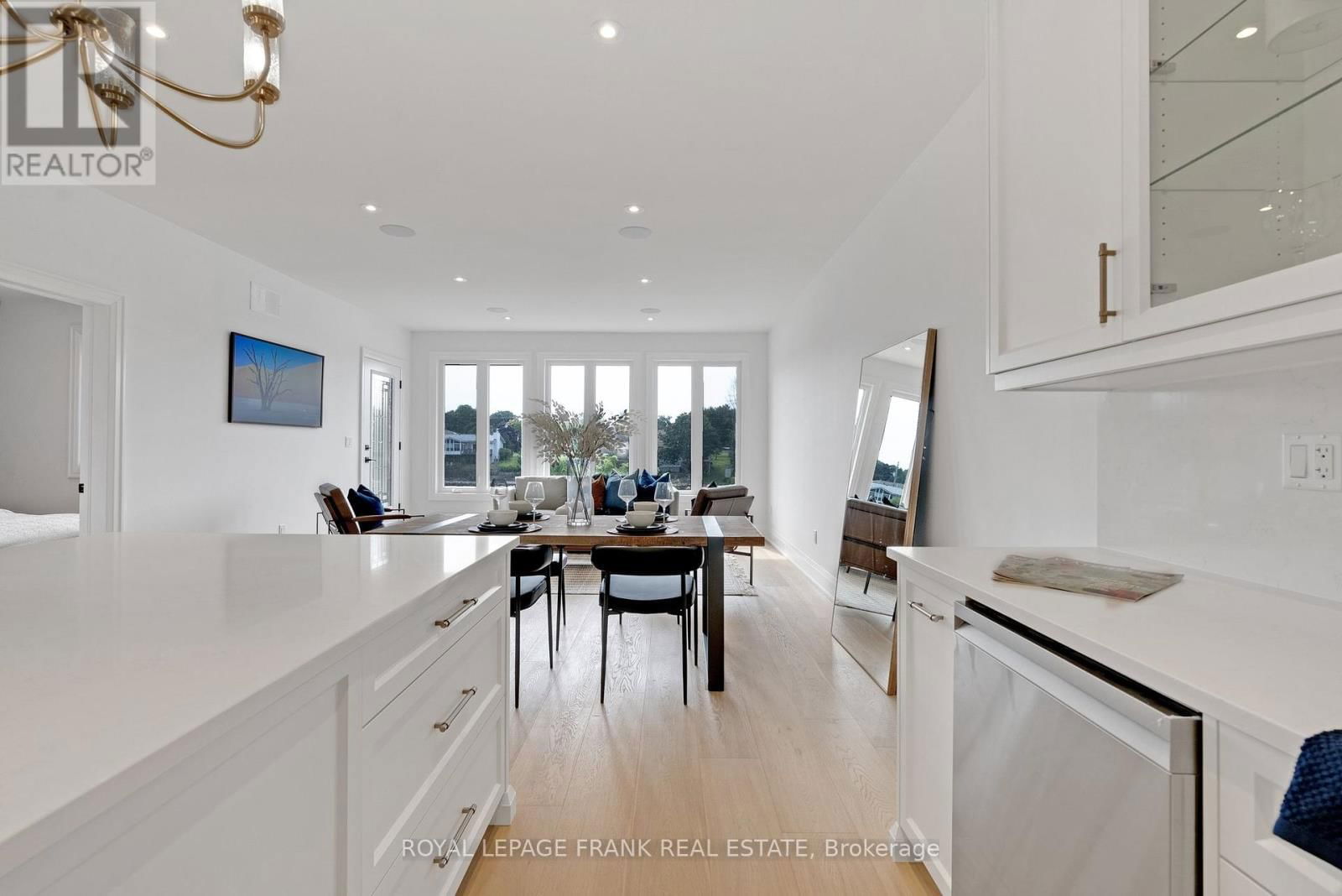 32 POND STREET Image 9