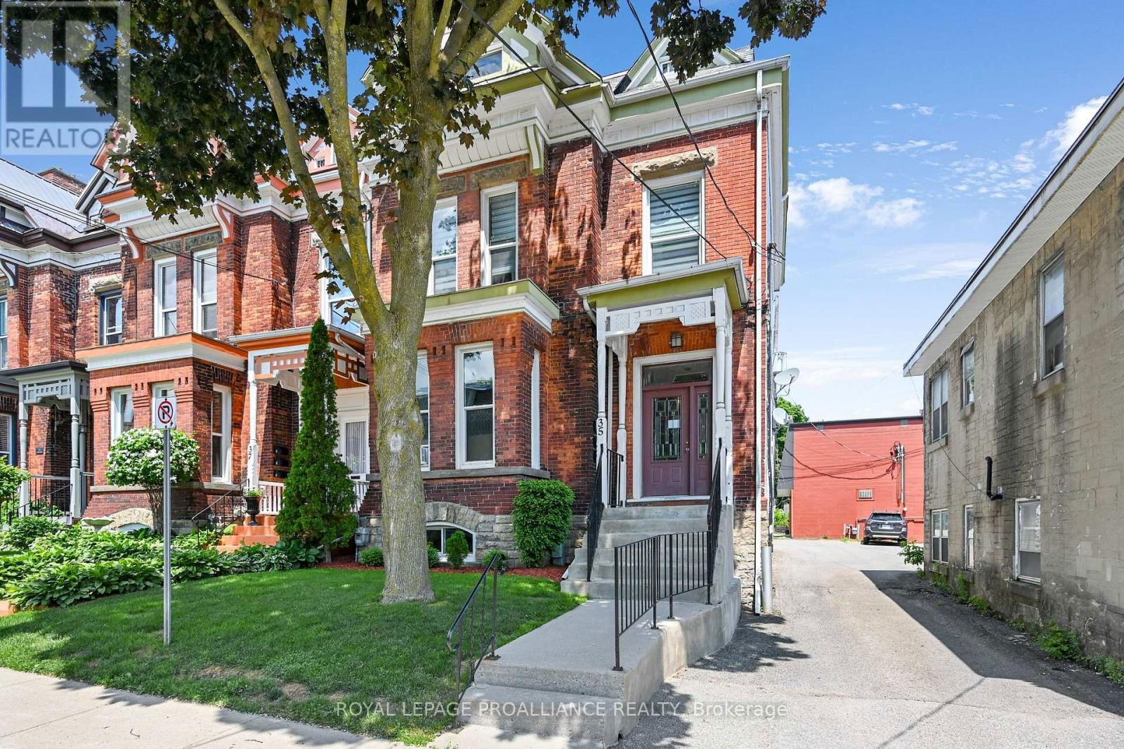 35 BETHUNE STREET Image 1