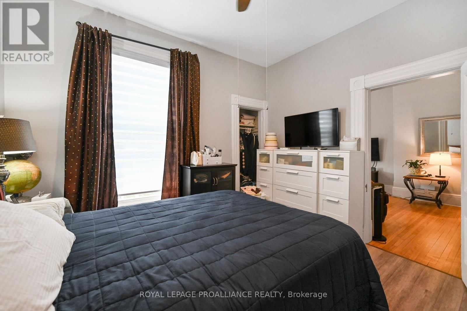 35 BETHUNE STREET Image 30