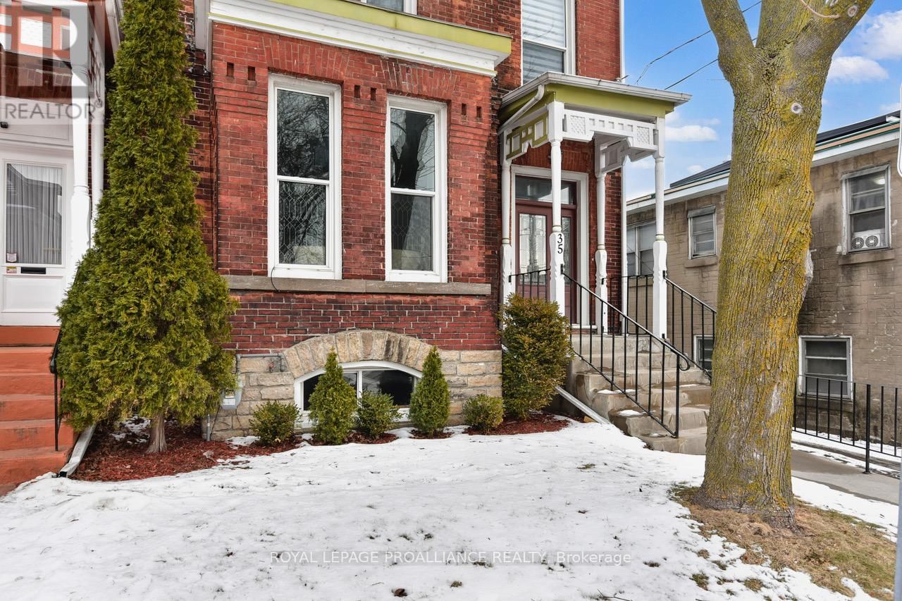 35 BETHUNE STREET Image 32