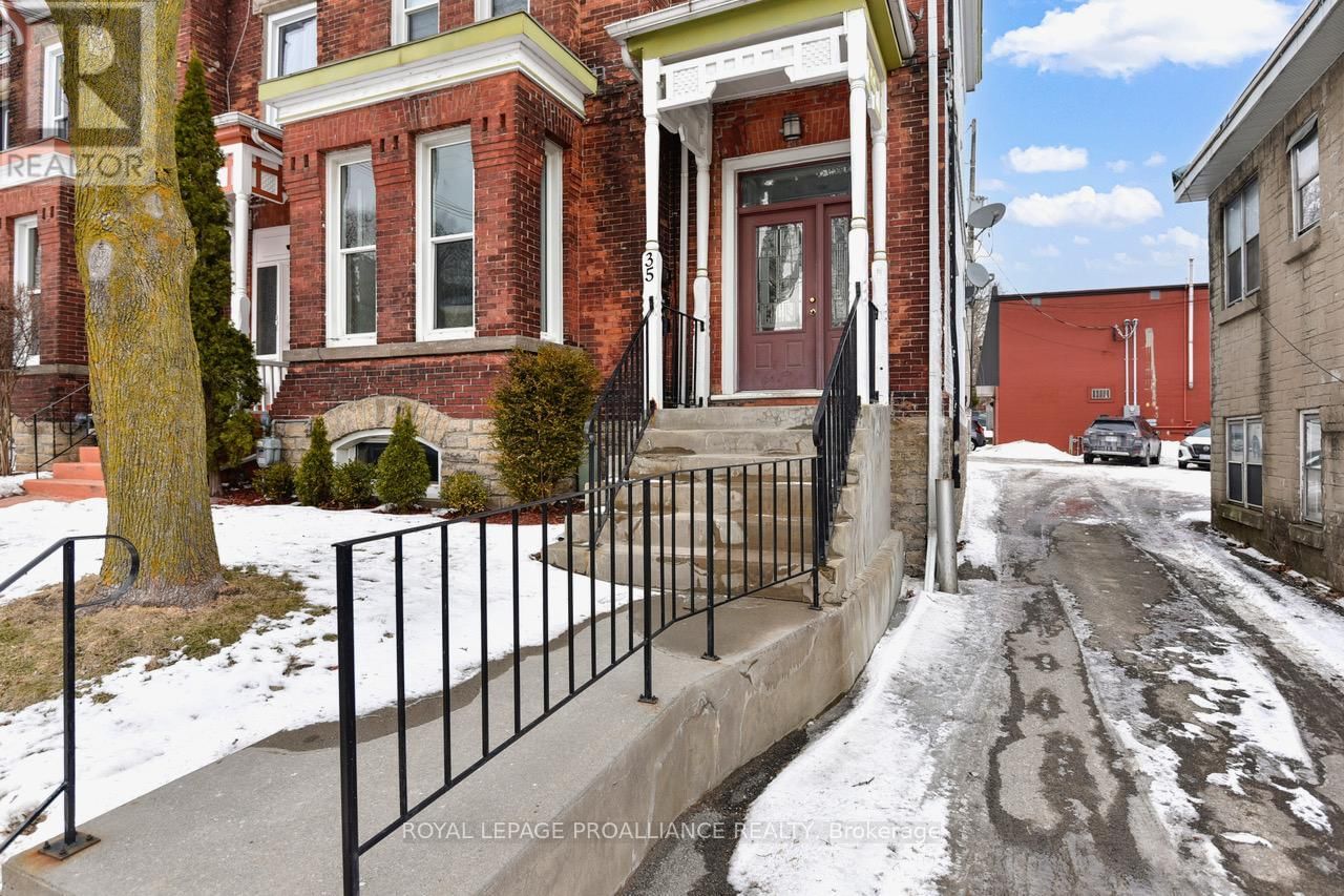 35 BETHUNE STREET Image 33