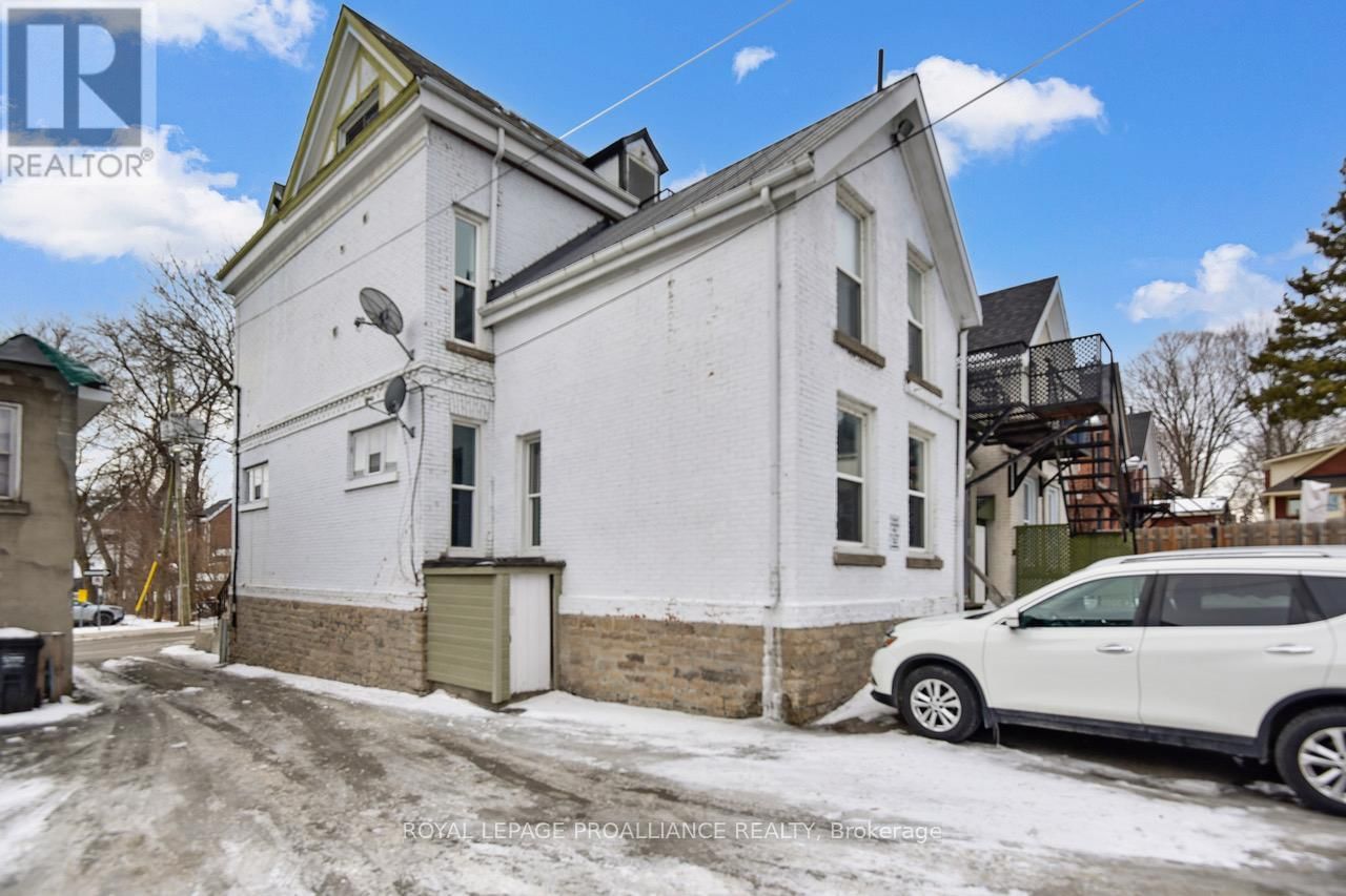 35 BETHUNE STREET Image 34