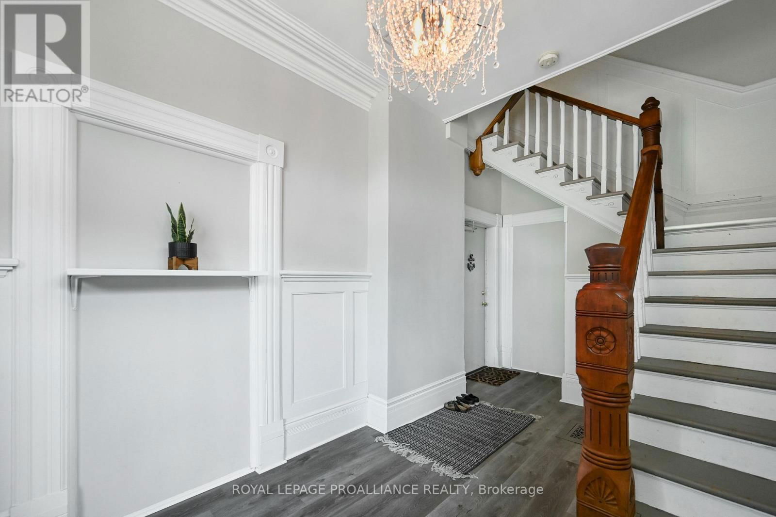 35 BETHUNE STREET Image 5