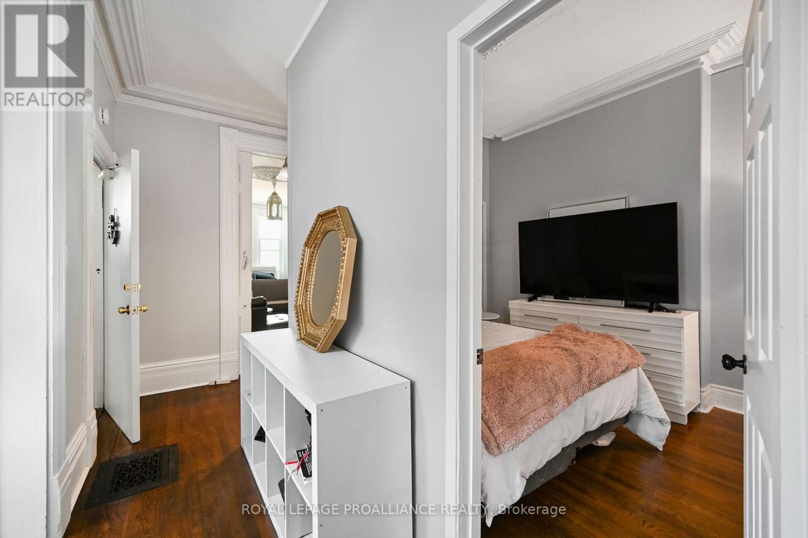 35 BETHUNE STREET Image 7