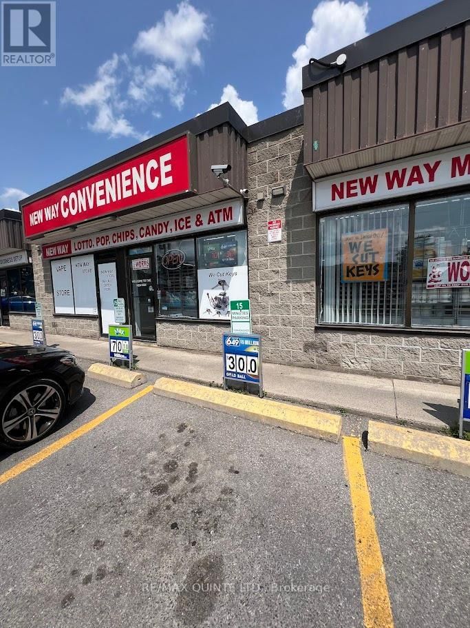 436 DUNDAS STREET W Image 3